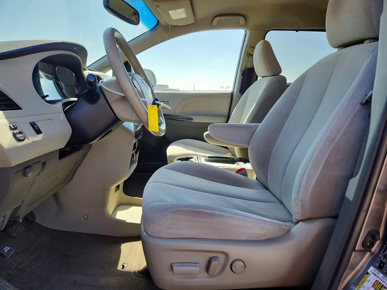 2014 Toyota Sienna Le Charcoal vin: 5TDKK3DC5ES466620