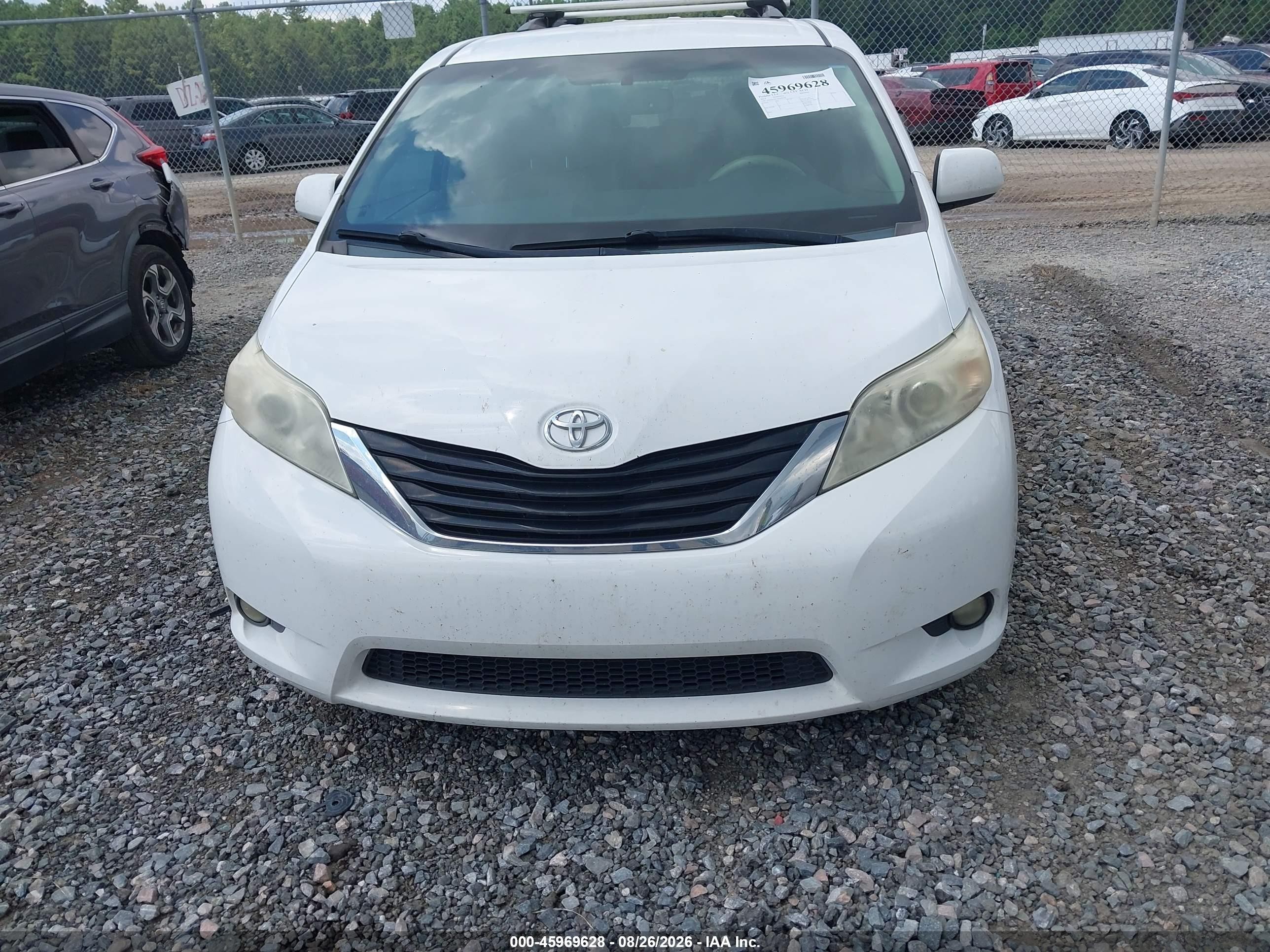 2014 Toyota Sienna Le V6 8 Passenger White vin: 5TDKK3DC5ES468108