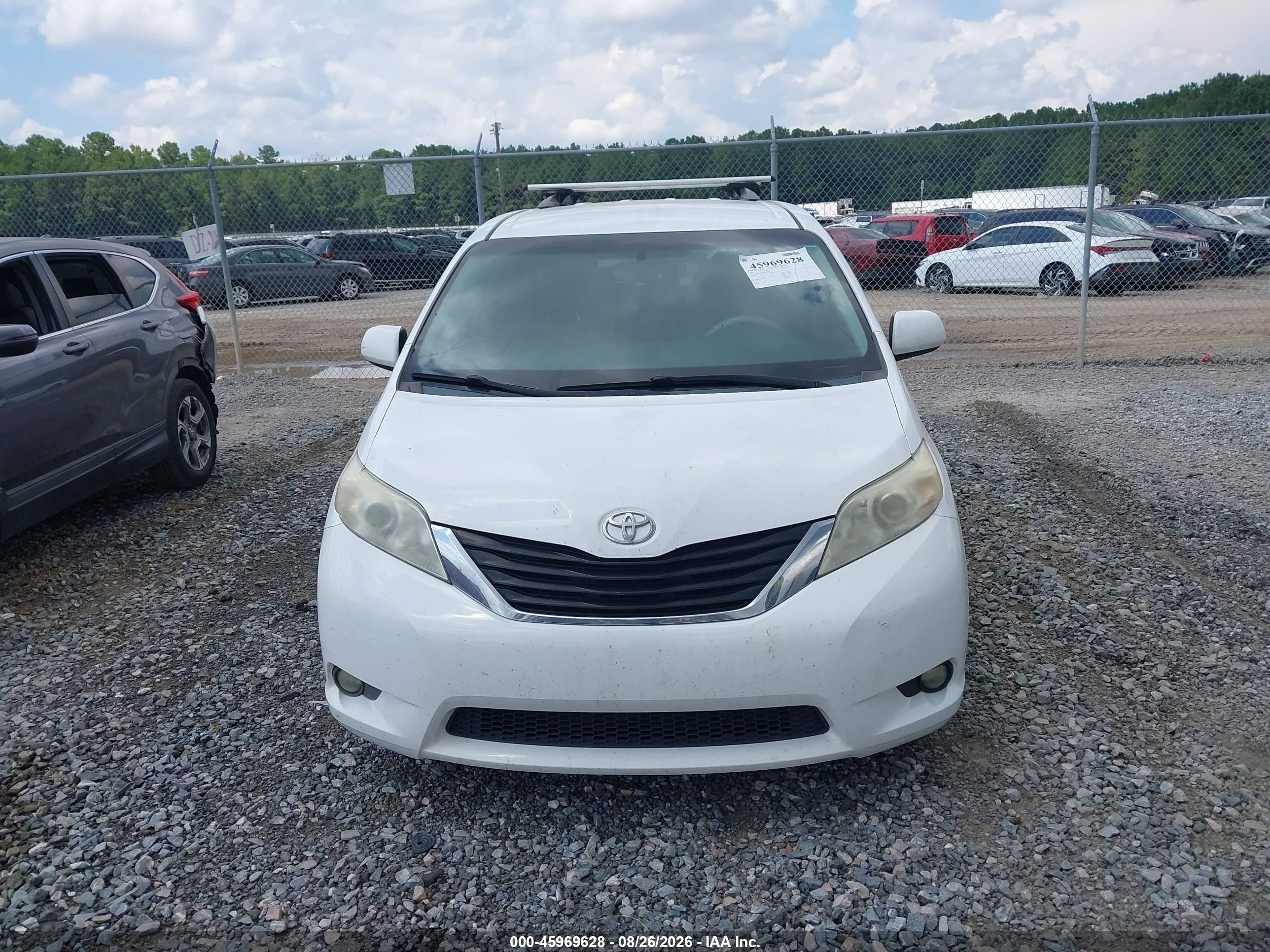 2014 Toyota Sienna Le V6 8 Passenger White vin: 5TDKK3DC5ES468108