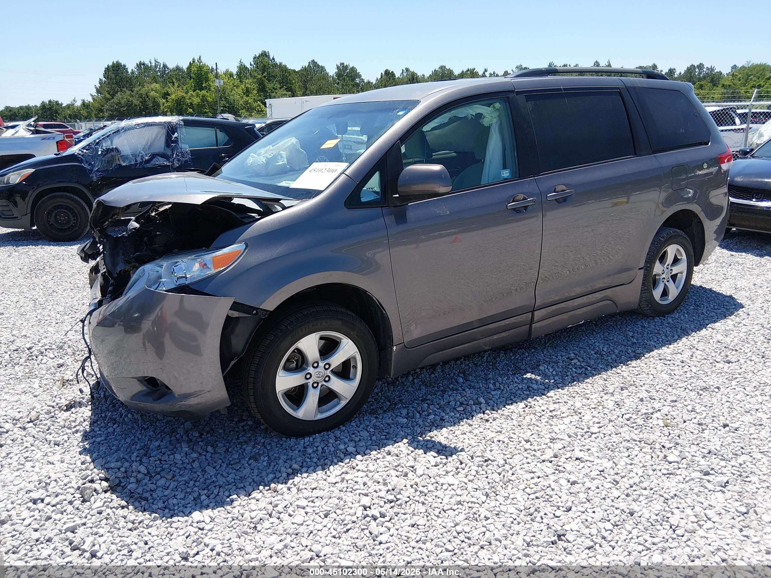 2014 Toyota Sienna Le V6 8 Passenger Серый vin: 5TDKK3DC5ES485331