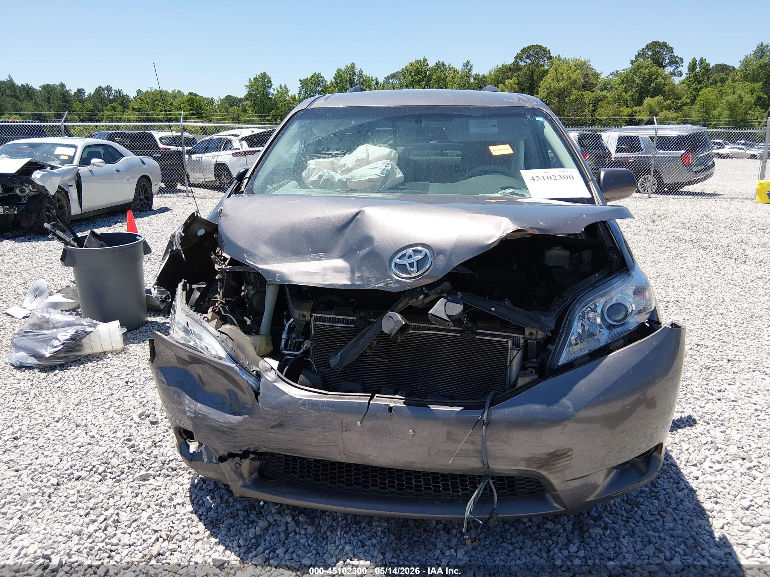 2014 Toyota Sienna Le V6 8 Passenger Серый vin: 5TDKK3DC5ES485331