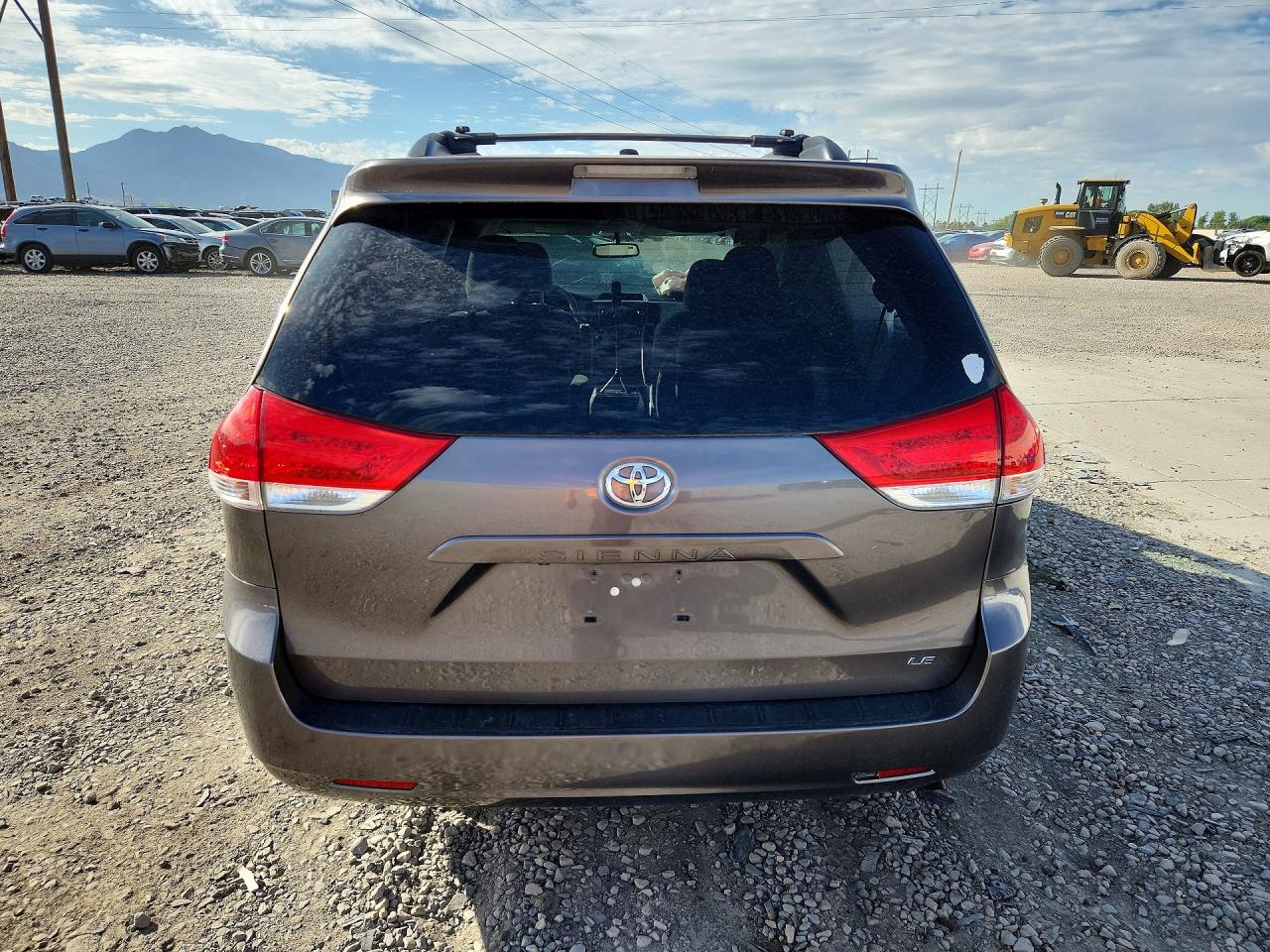 2014 Toyota Sienna Le Gray vin: 5TDKK3DC5ES494319