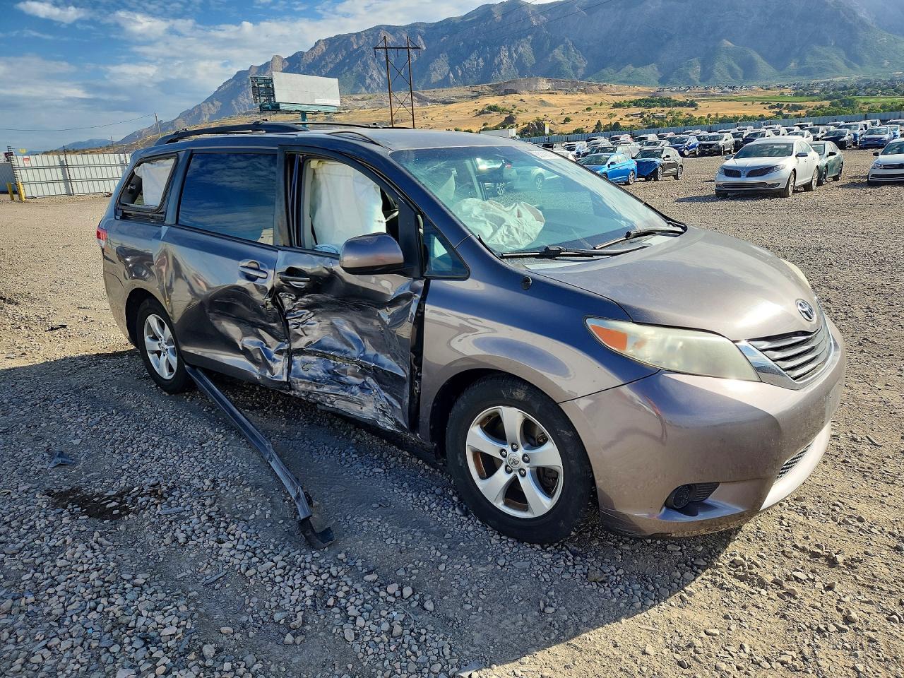 2014 Toyota Sienna Le Gray vin: 5TDKK3DC5ES494319