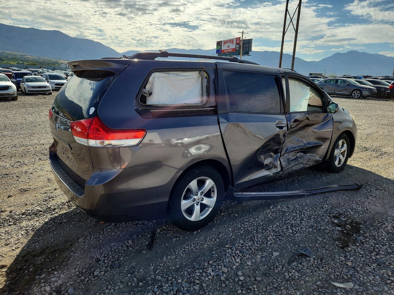 2014 Toyota Sienna Le Gray vin: 5TDKK3DC5ES494319