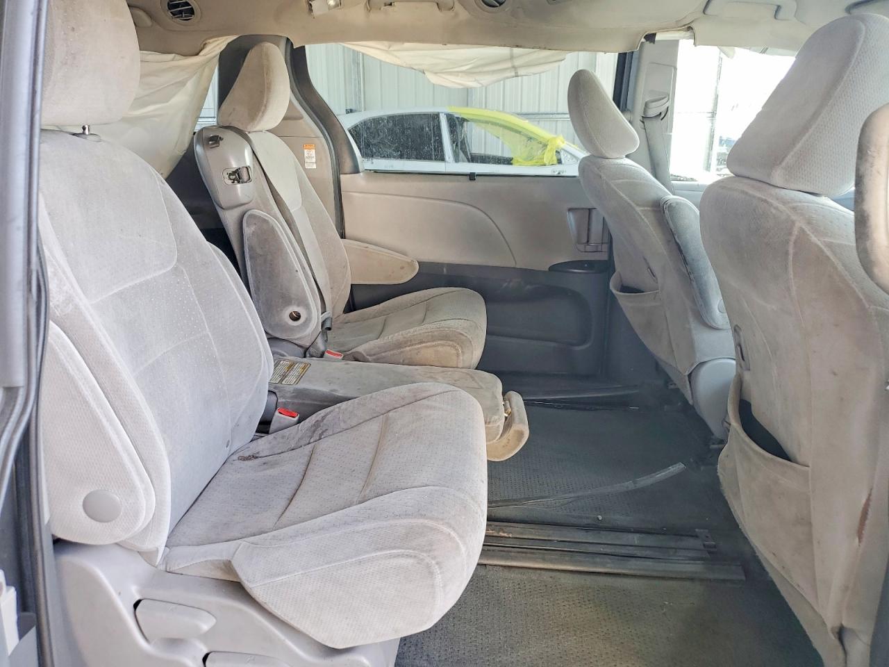 2015 Toyota Sienna Le Silver vin: 5TDKK3DC5FS559851