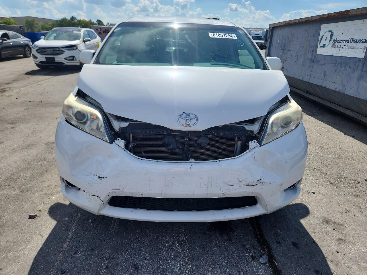 2015 Toyota Sienna Le White vin: 5TDKK3DC5FS561535