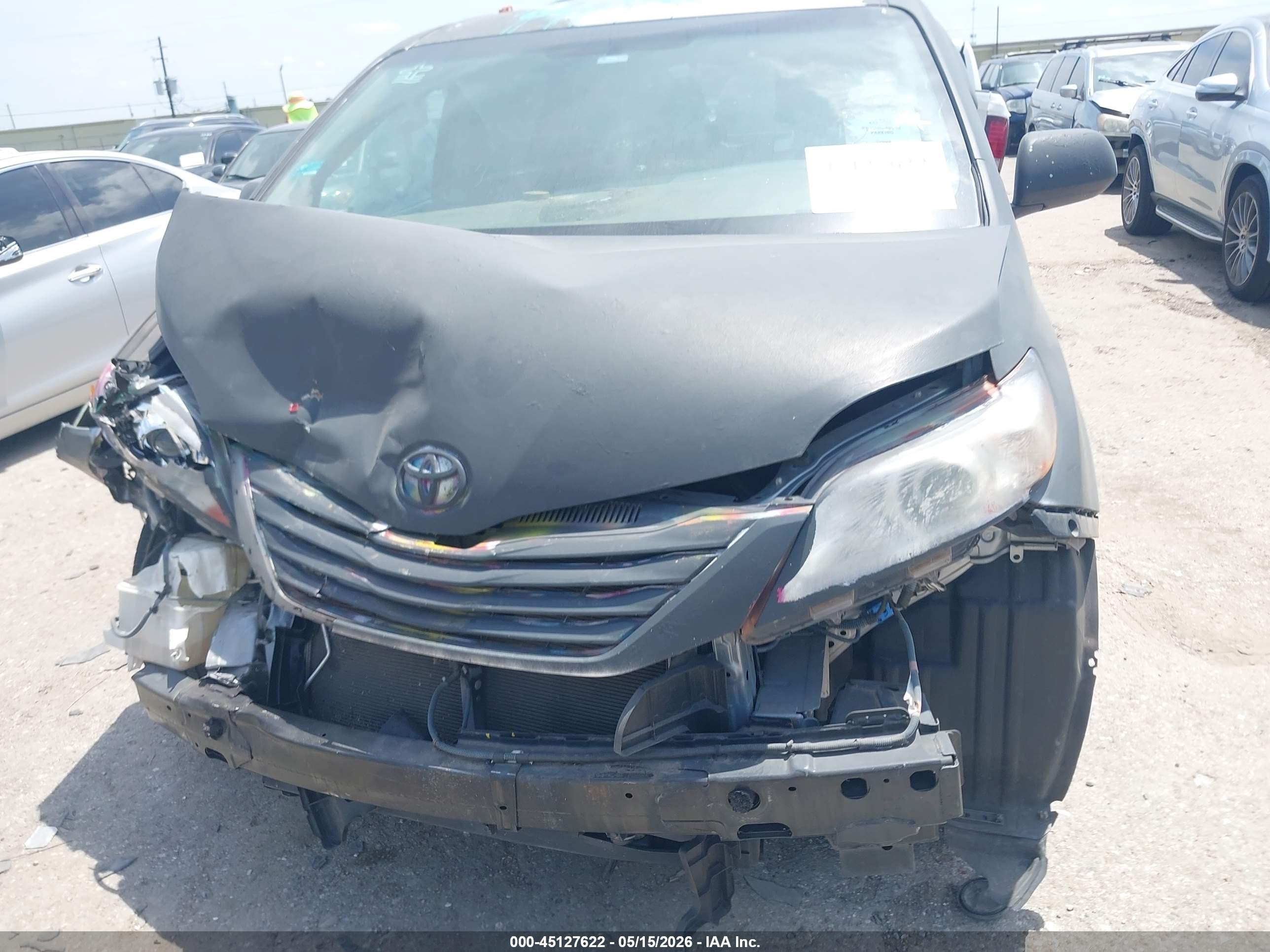 2015 Toyota Sienna Le 8 Passenger Gray vin: 5TDKK3DC5FS587648