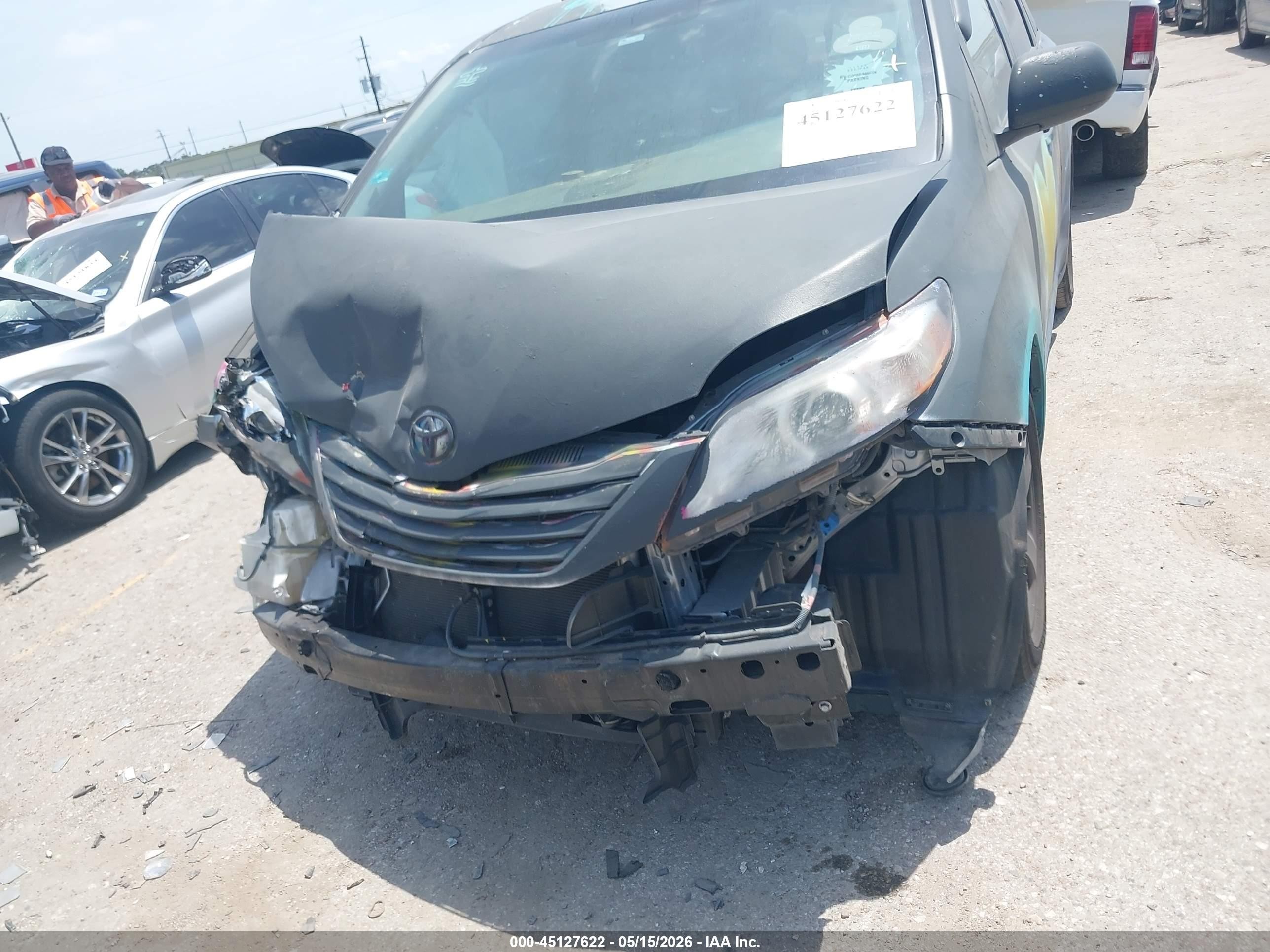 2015 Toyota Sienna Le 8 Passenger Gray vin: 5TDKK3DC5FS587648