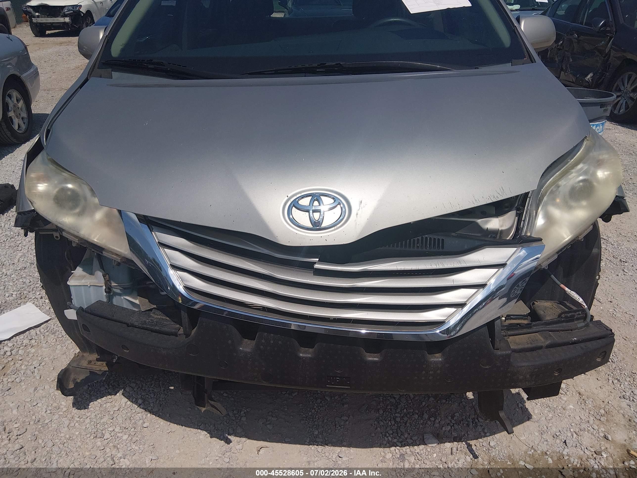 2015 Toyota Sienna Le 8 Passenger Beige vin: 5TDKK3DC5FS600561