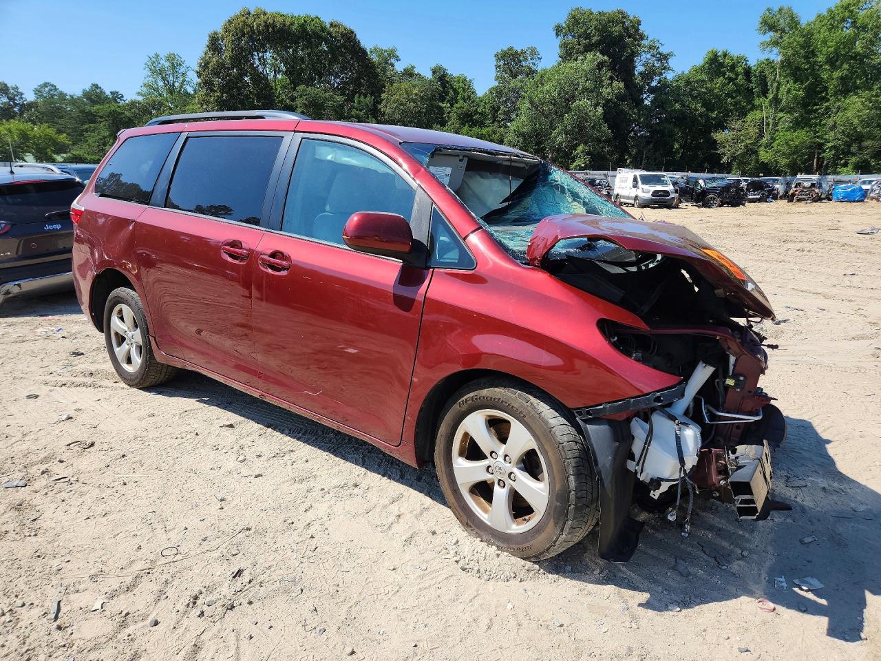 2015 Toyota Sienna Le Красный vin: 5TDKK3DC5FS618560