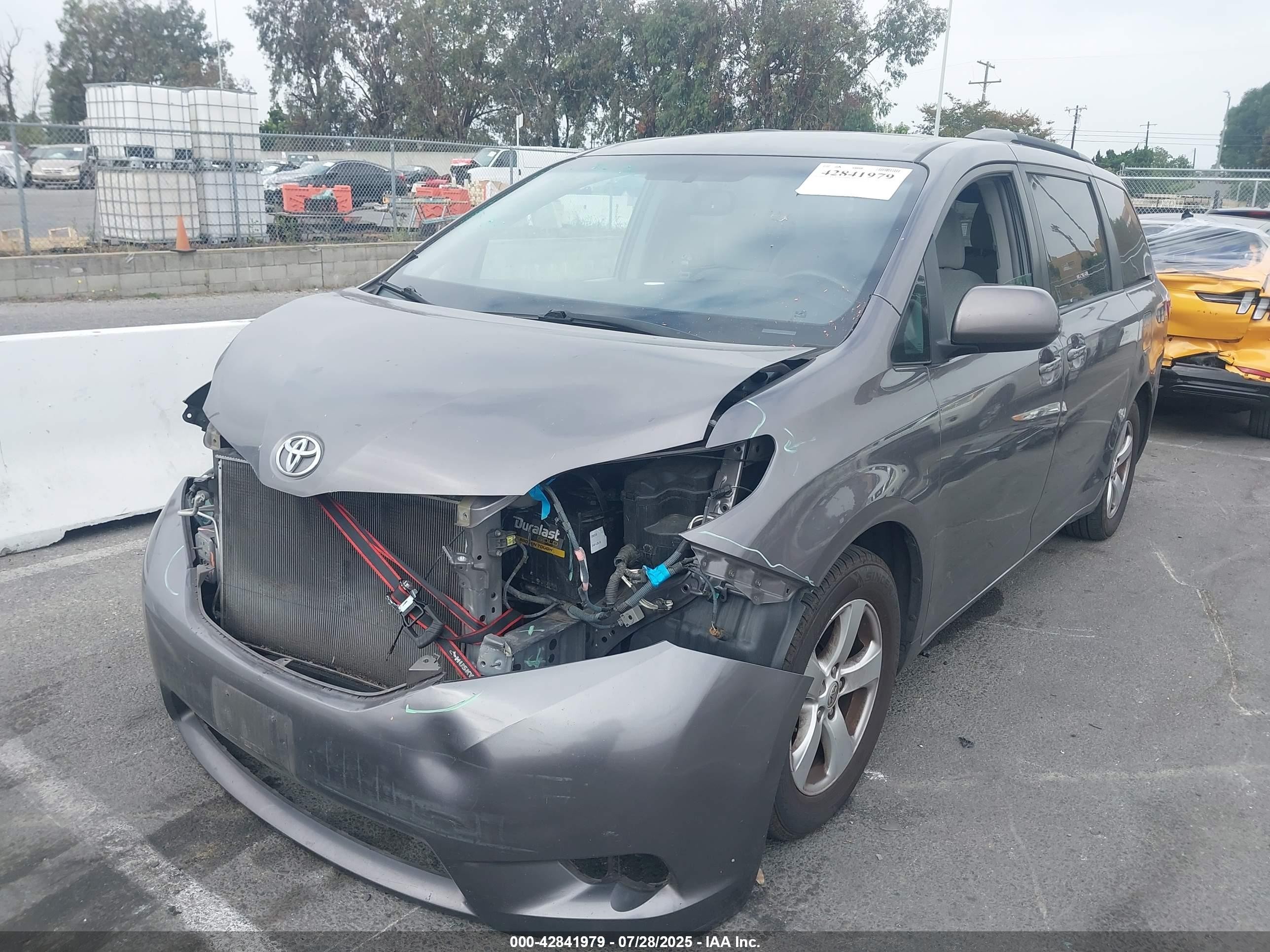2015 Toyota Sienna Le 8 Passenger Gray vin: 5TDKK3DC5FS631759