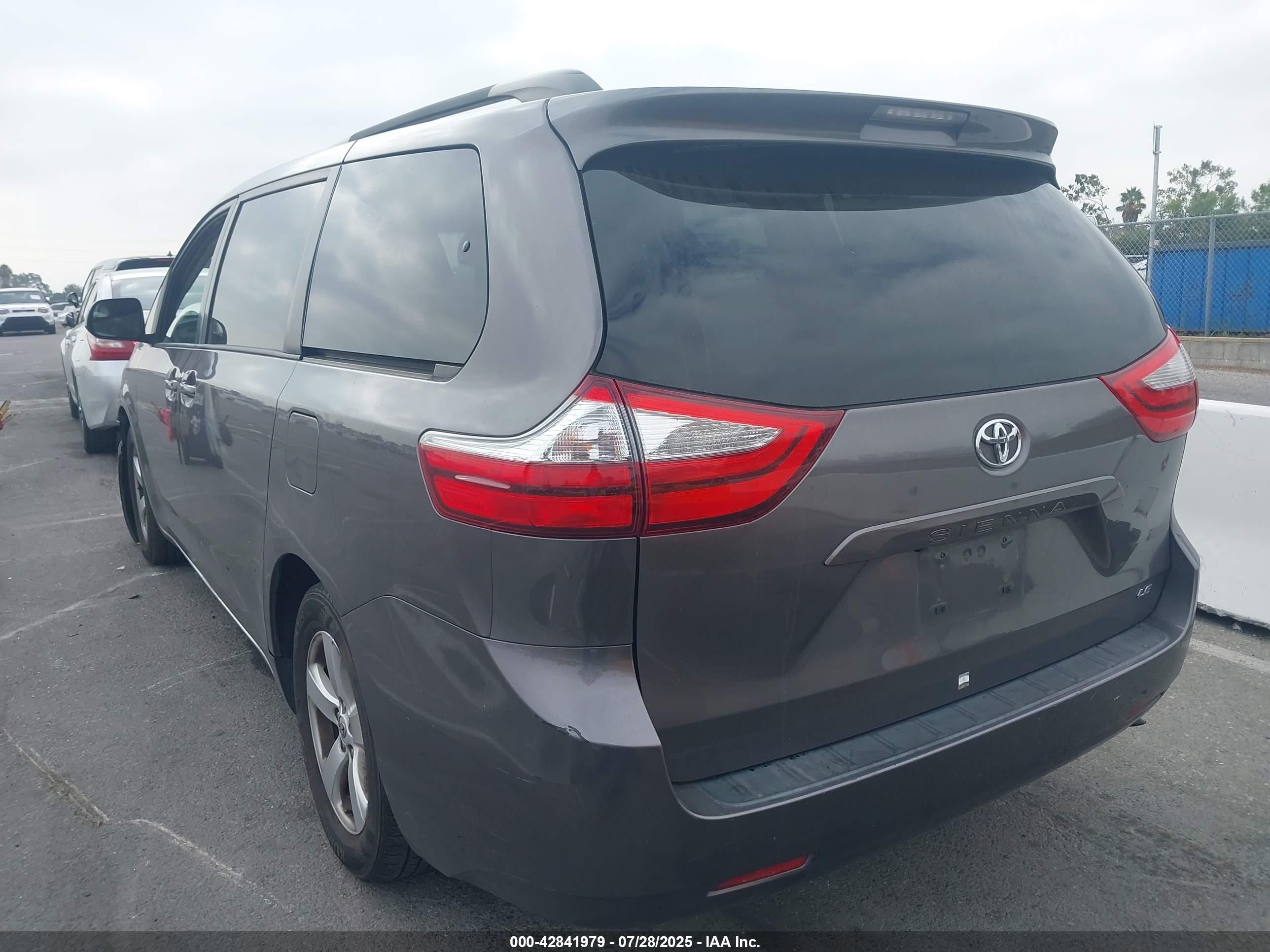 2015 Toyota Sienna Le 8 Passenger Gray vin: 5TDKK3DC5FS631759