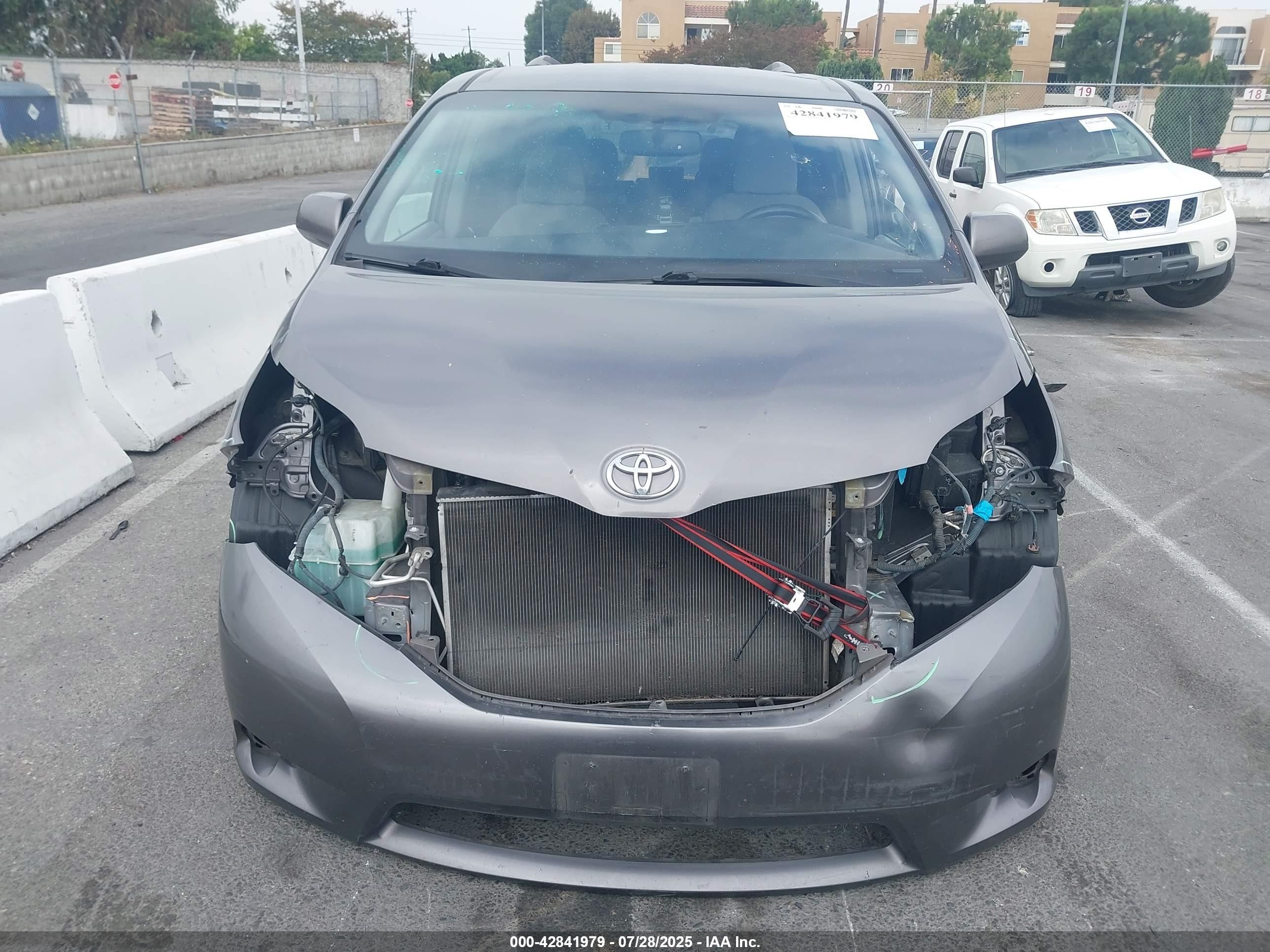 2015 Toyota Sienna Le 8 Passenger Gray vin: 5TDKK3DC5FS631759