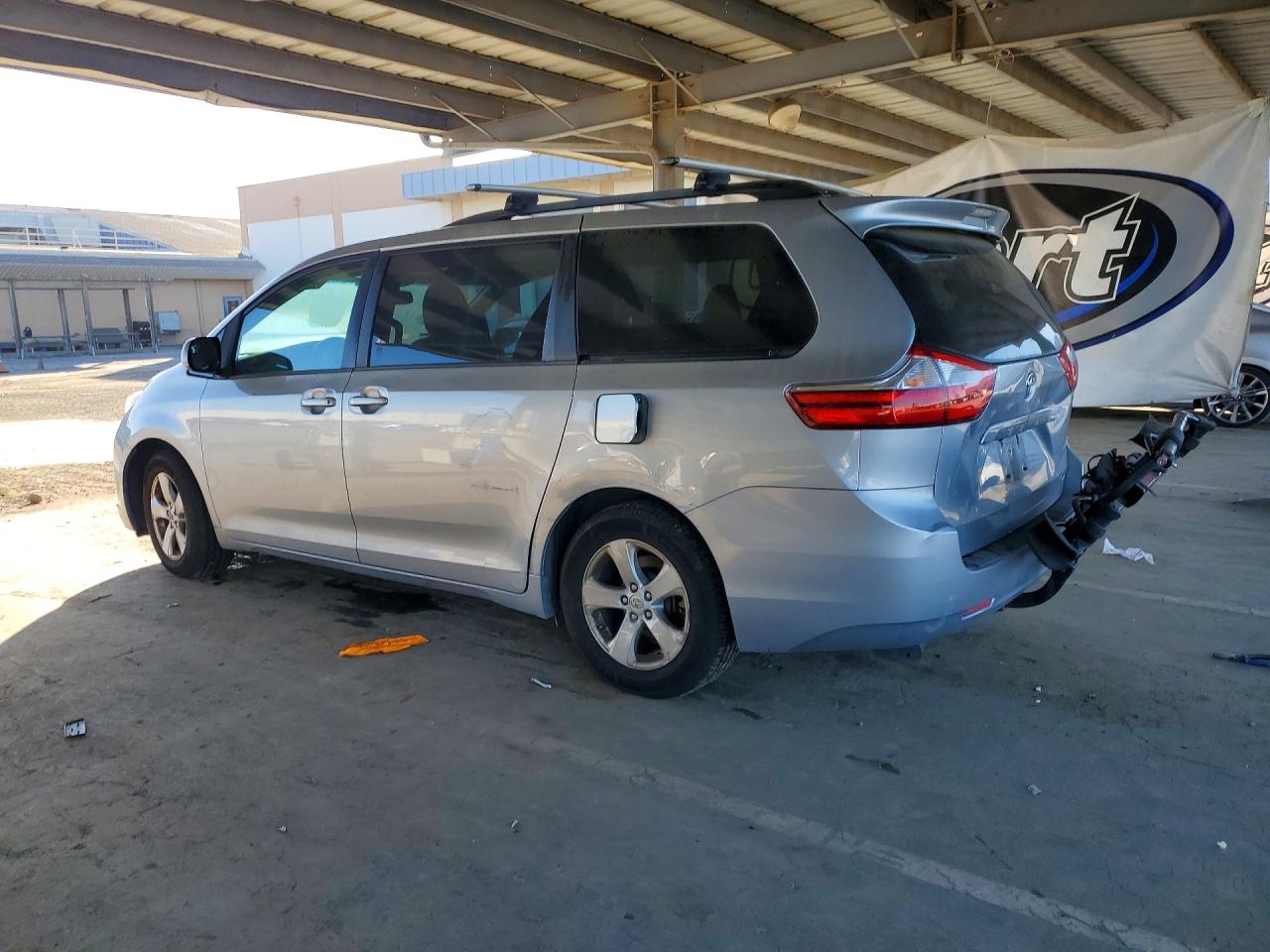 2015 Toyota Sienna Le 8-passenger Gray vin: 5TDKK3DC5FS640381