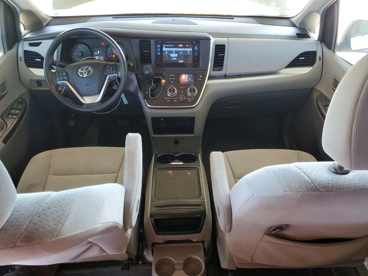 2015 Toyota Sienna Le 8-passenger Gray vin: 5TDKK3DC5FS640381