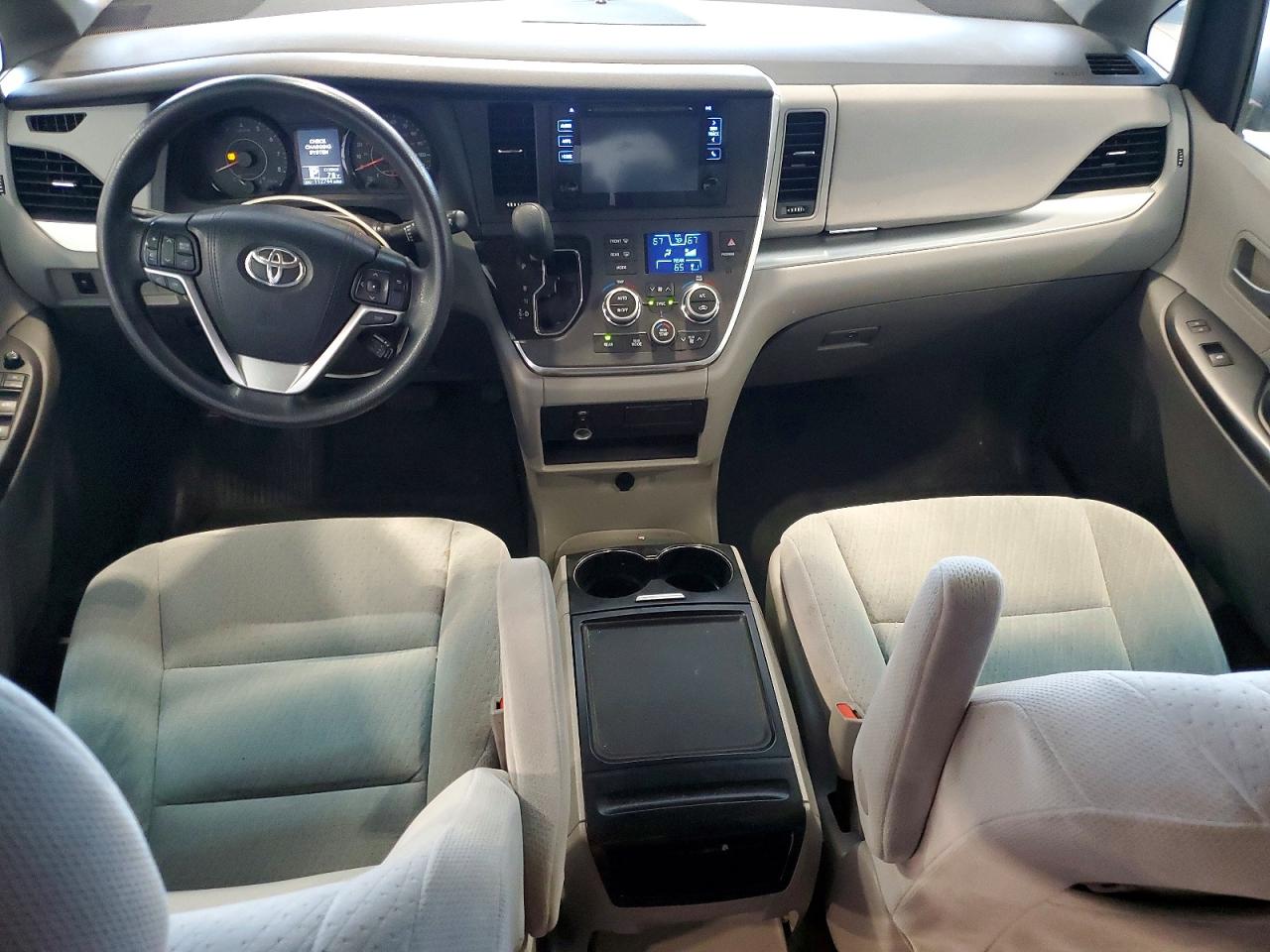2015 Toyota Sienna Le Silver vin: 5TDKK3DC5FS644110
