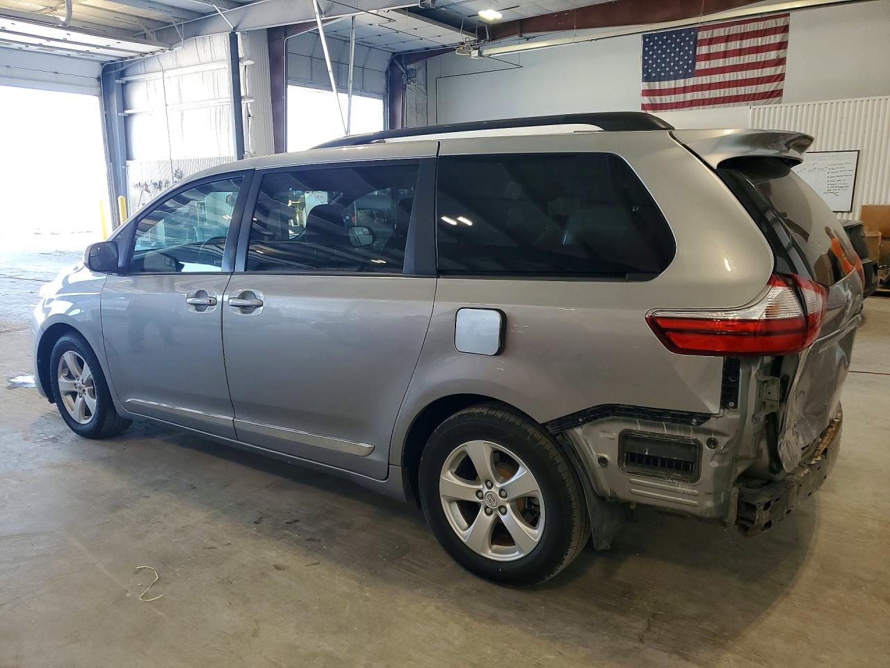 2015 Toyota Sienna Le Silver vin: 5TDKK3DC5FS644110