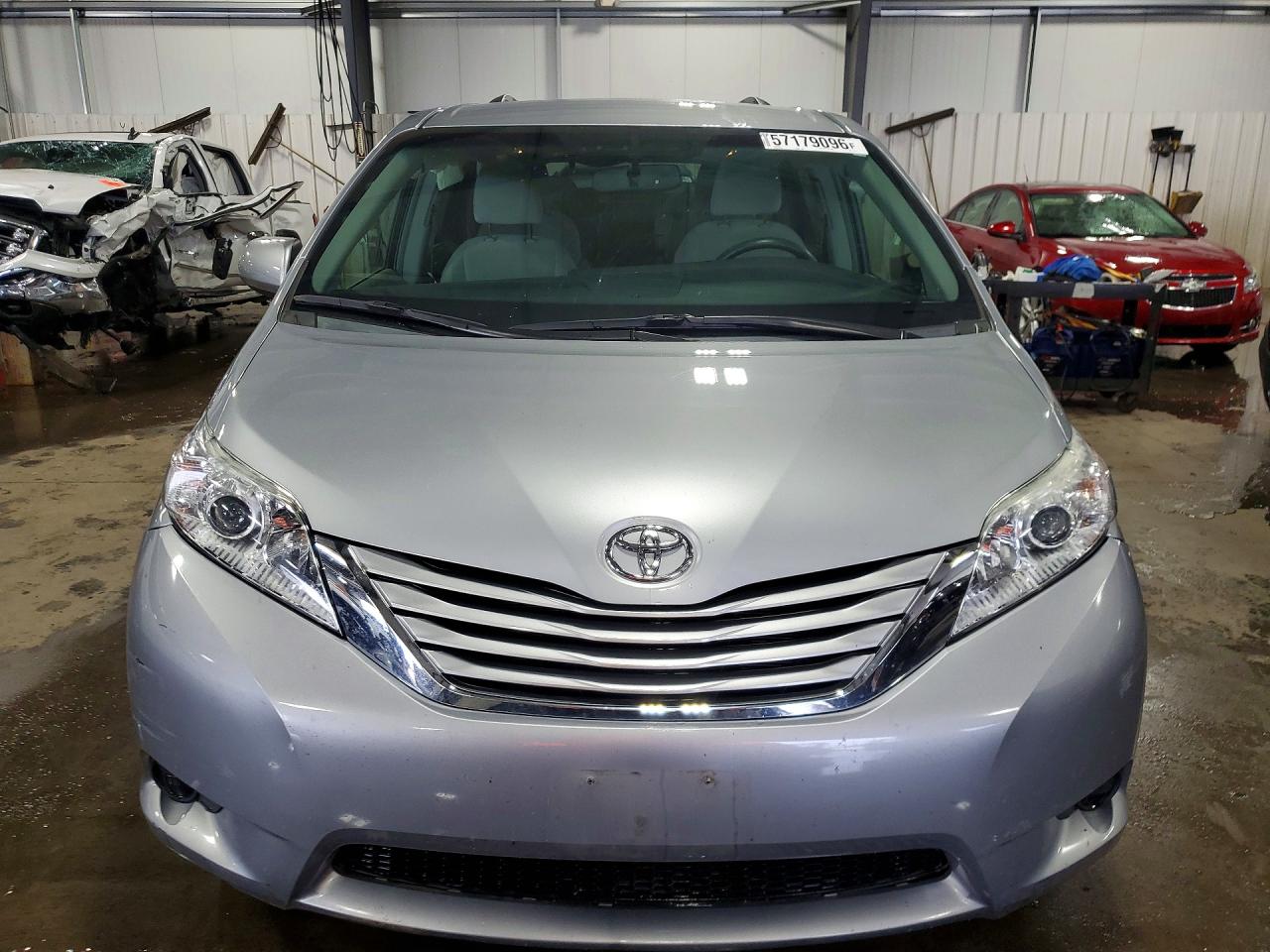 2015 Toyota Sienna Le Silver vin: 5TDKK3DC5FS662607