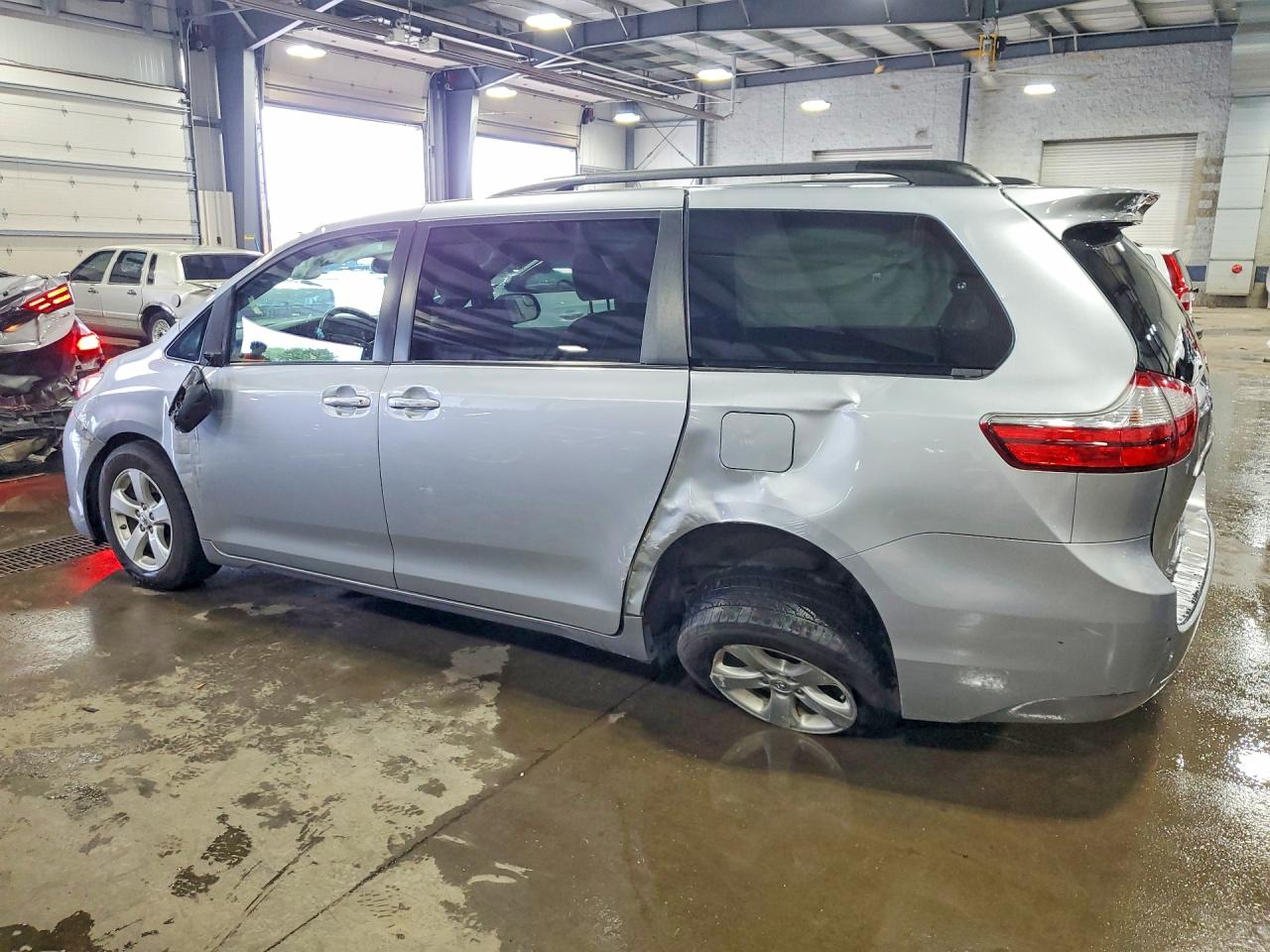 2015 Toyota Sienna Le Silver vin: 5TDKK3DC5FS662607
