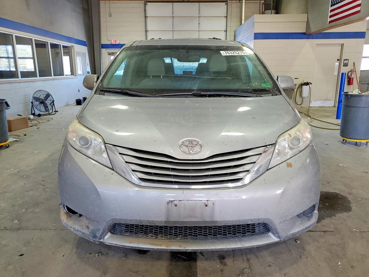 2015 Toyota Sienna Le Silver vin: 5TDKK3DC5FS680721