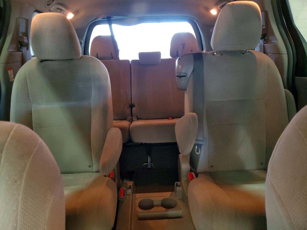 2015 Toyota Sienna Le Silver vin: 5TDKK3DC5FS680721