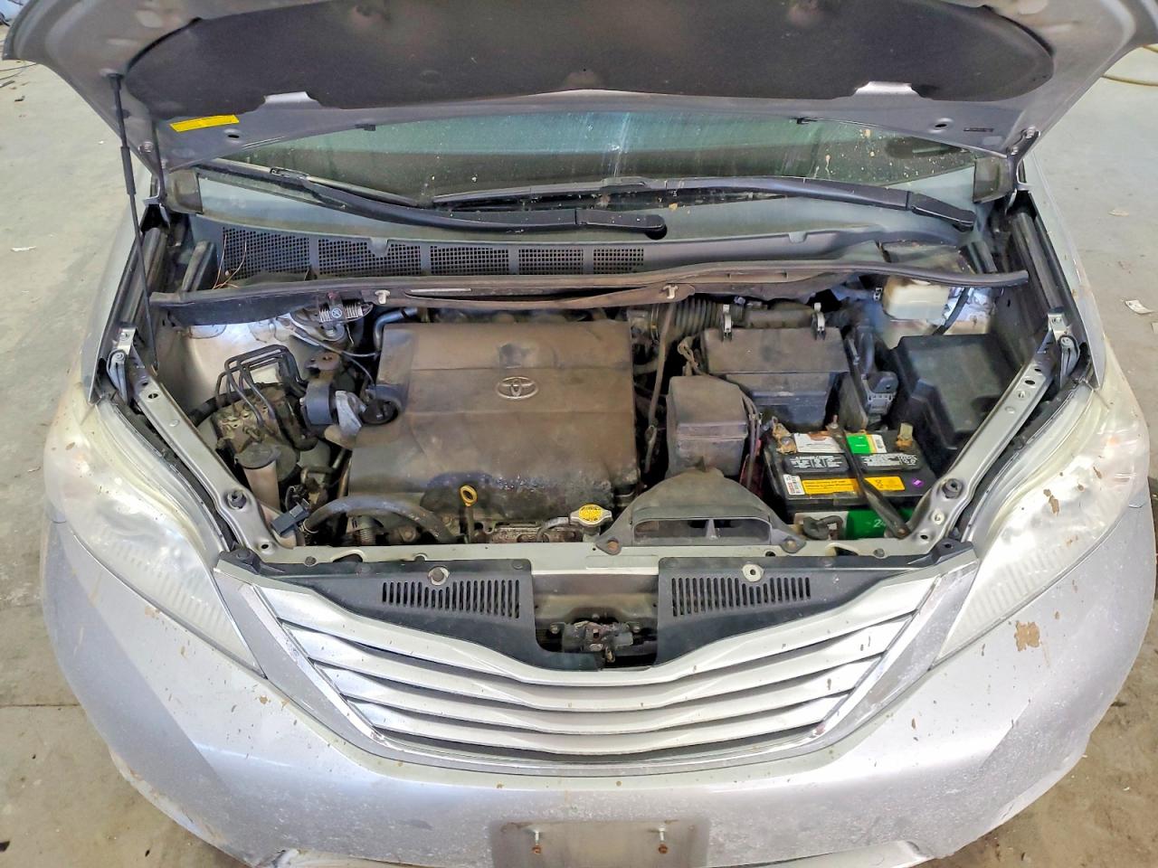 2015 Toyota Sienna Le Silver vin: 5TDKK3DC5FS680721
