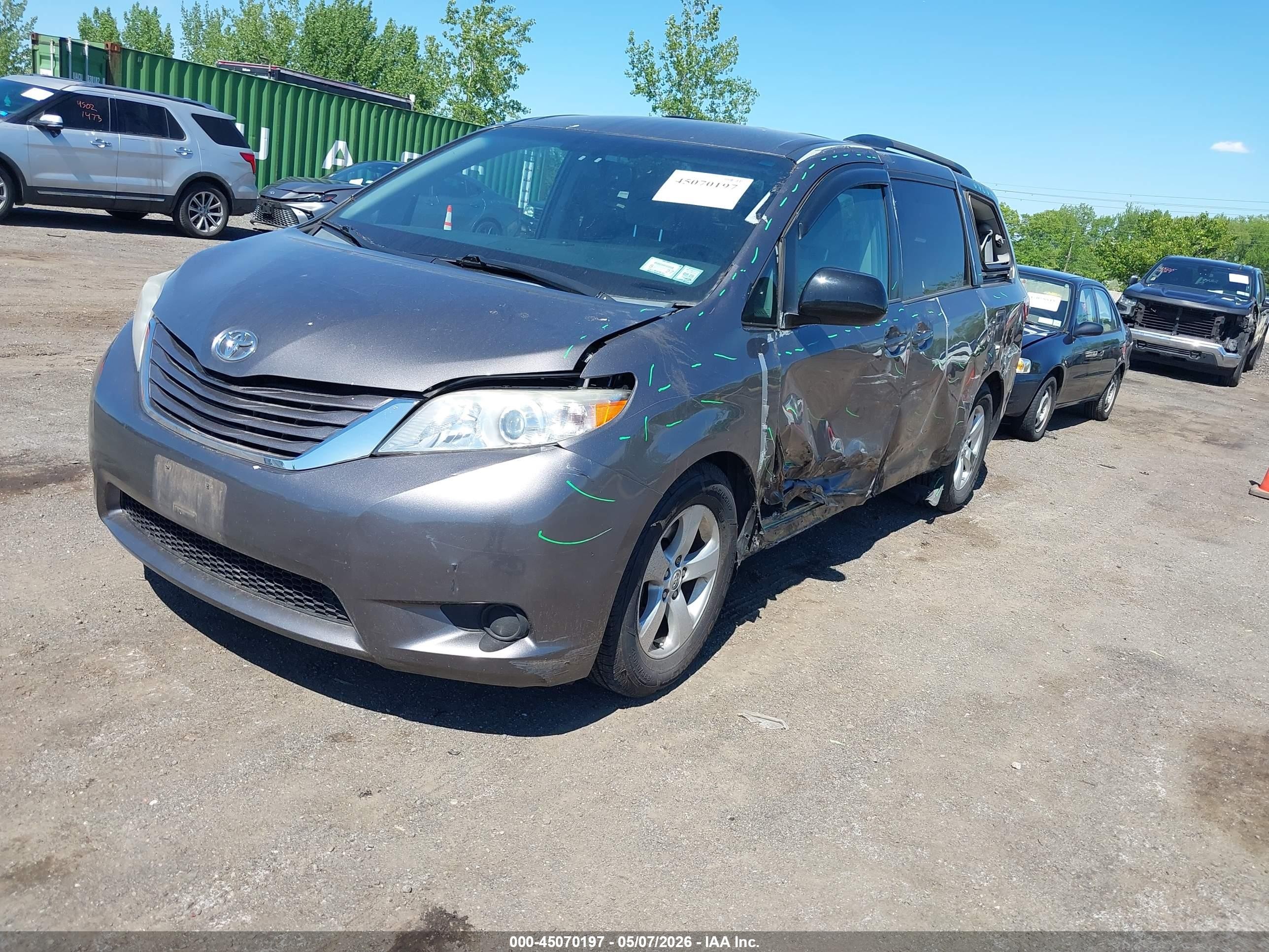 2015 Toyota Sienna Le 8 Passenger Gray vin: 5TDKK3DC5FS684994