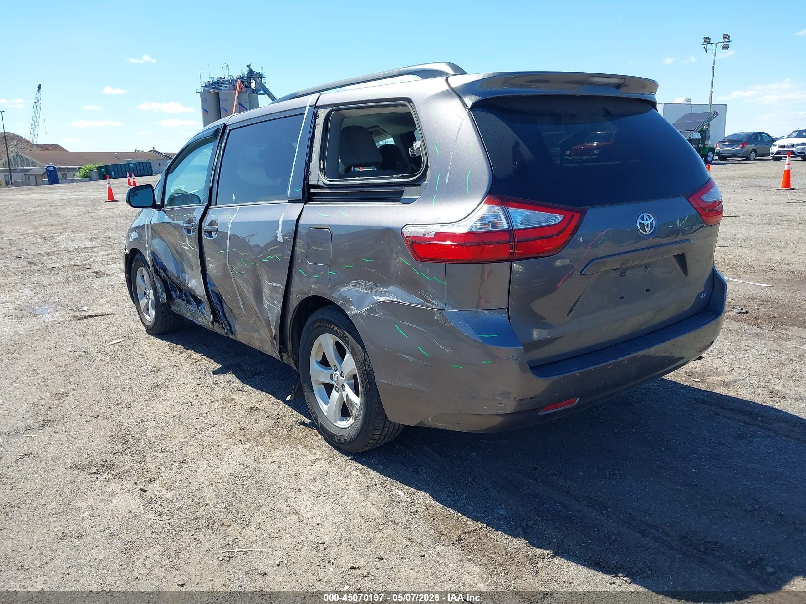 2015 Toyota Sienna Le 8 Passenger Gray vin: 5TDKK3DC5FS684994