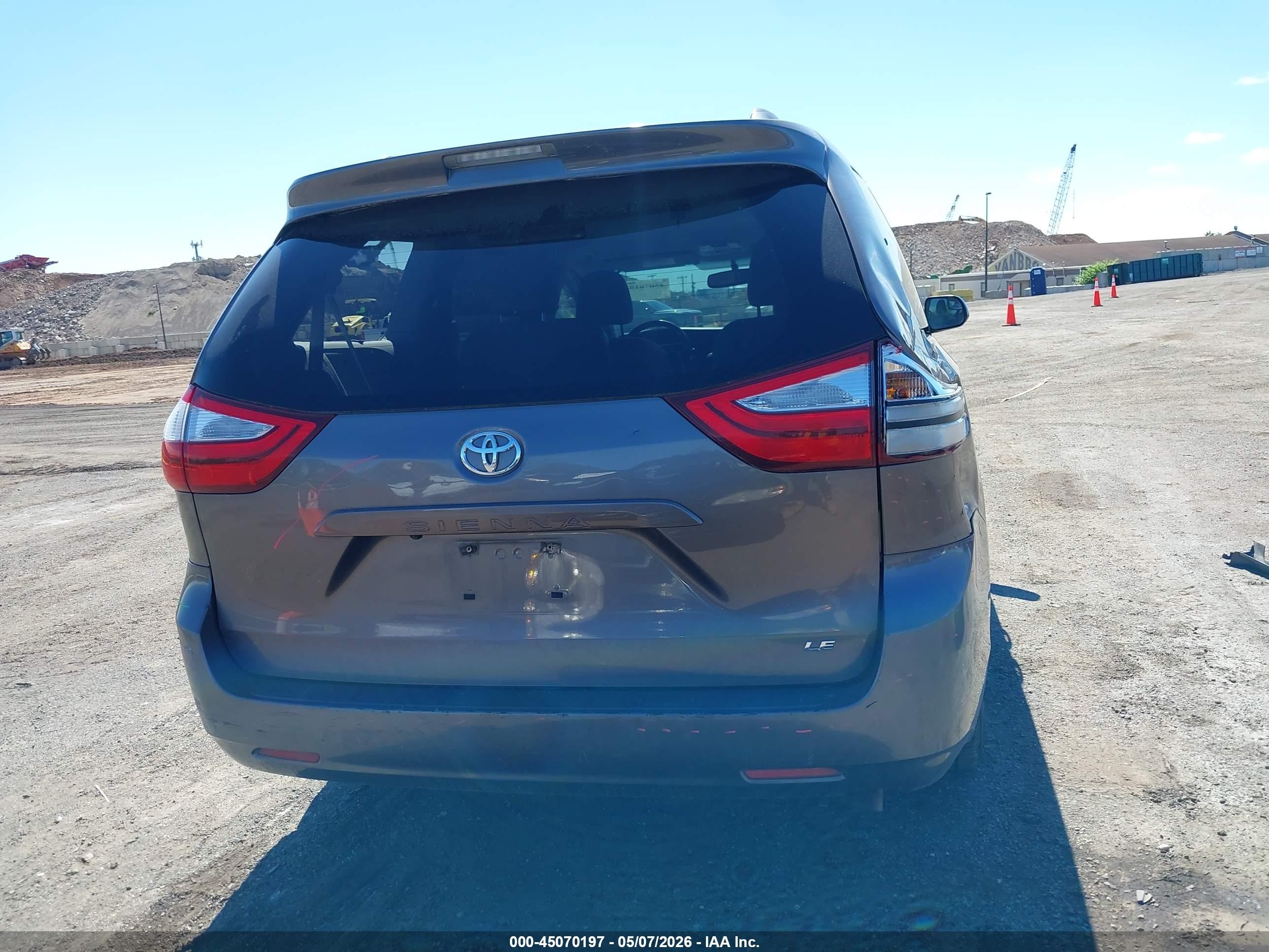 2015 Toyota Sienna Le 8 Passenger Gray vin: 5TDKK3DC5FS684994