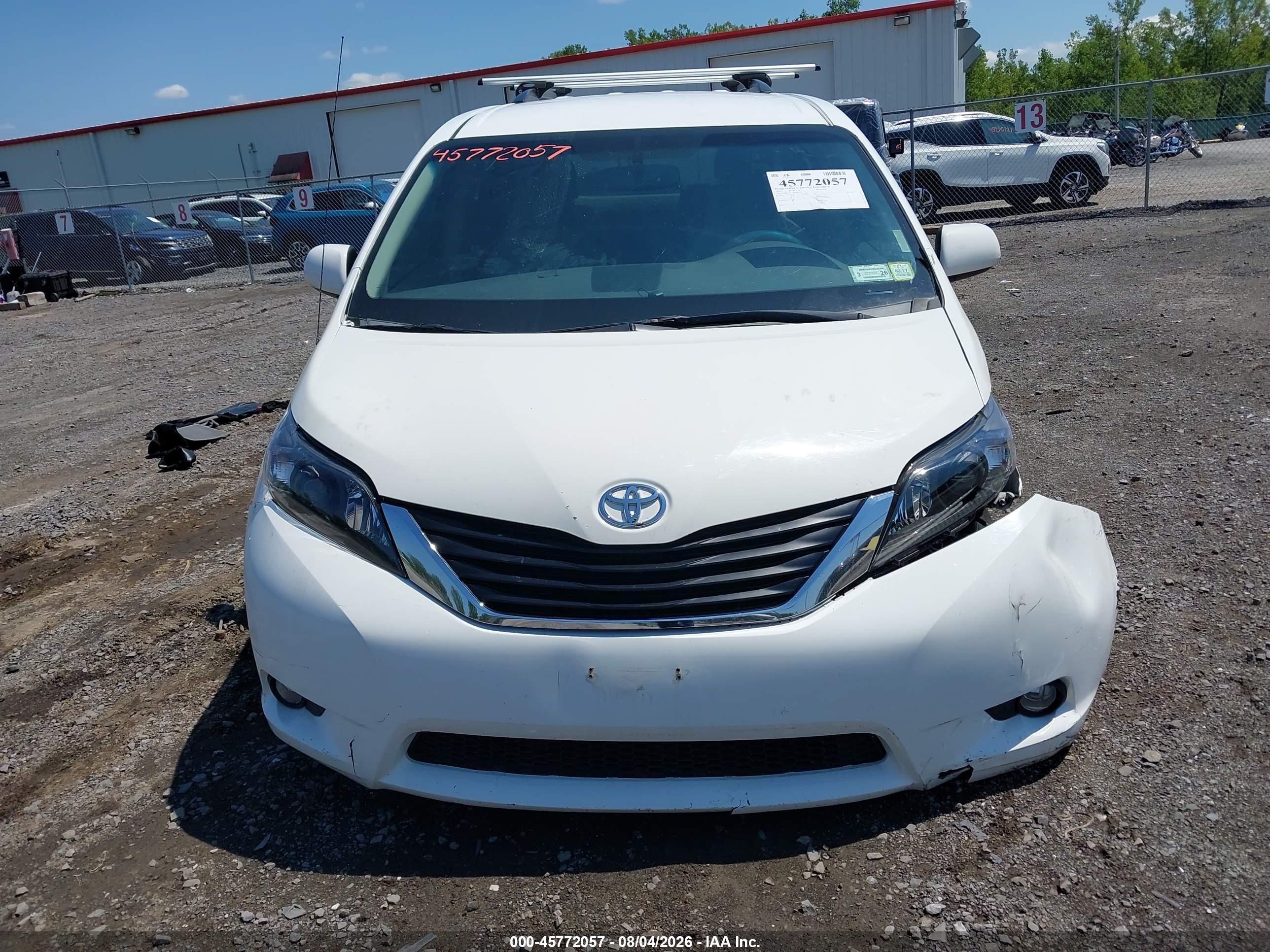 2011 Toyota Sienna Le V6 White vin: 5TDKK3DC6BS004272
