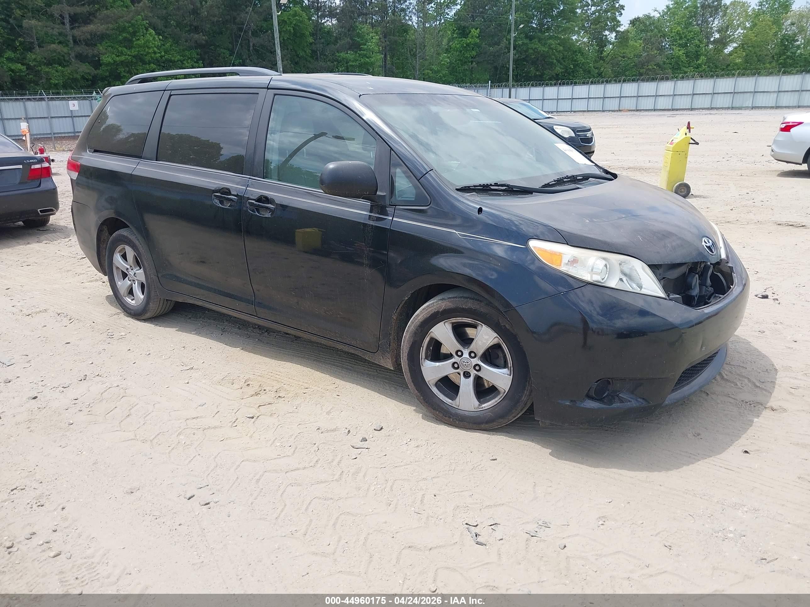 2011 Toyota Sienna Le V6 Черный vin: 5TDKK3DC6BS012369