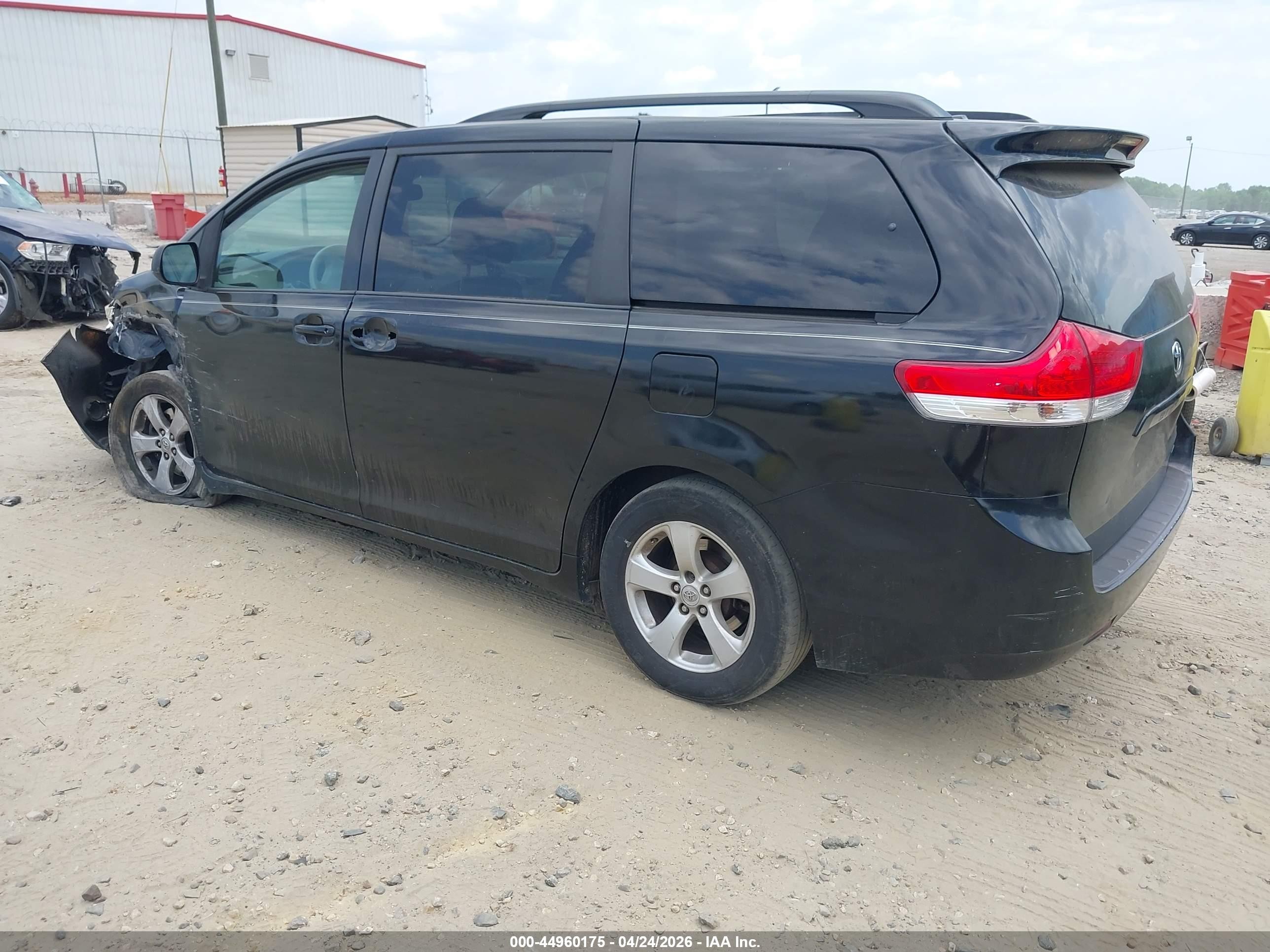 2011 Toyota Sienna Le V6 Black vin: 5TDKK3DC6BS012369