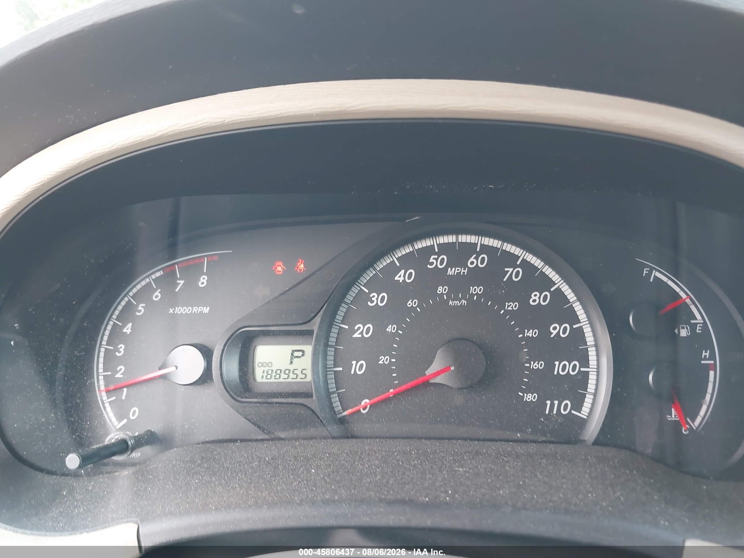 2011 Toyota Sienna Le V6 Серый vin: 5TDKK3DC6BS014736