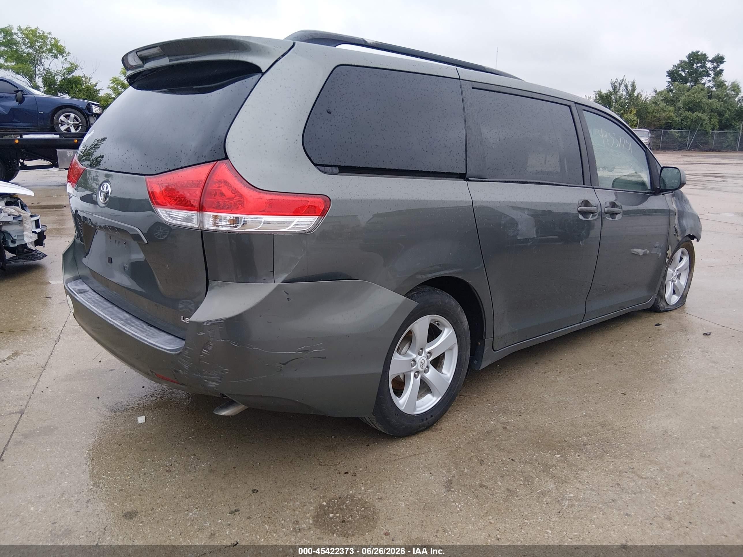 2011 Toyota Sienna Le V6 Green vin: 5TDKK3DC6BS045601