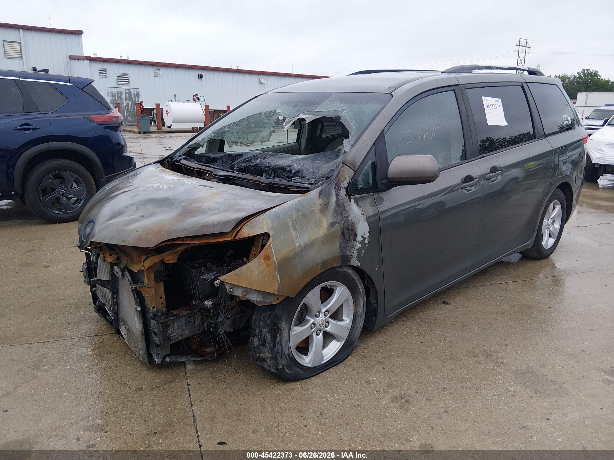 2011 Toyota Sienna Le V6 Green vin: 5TDKK3DC6BS045601