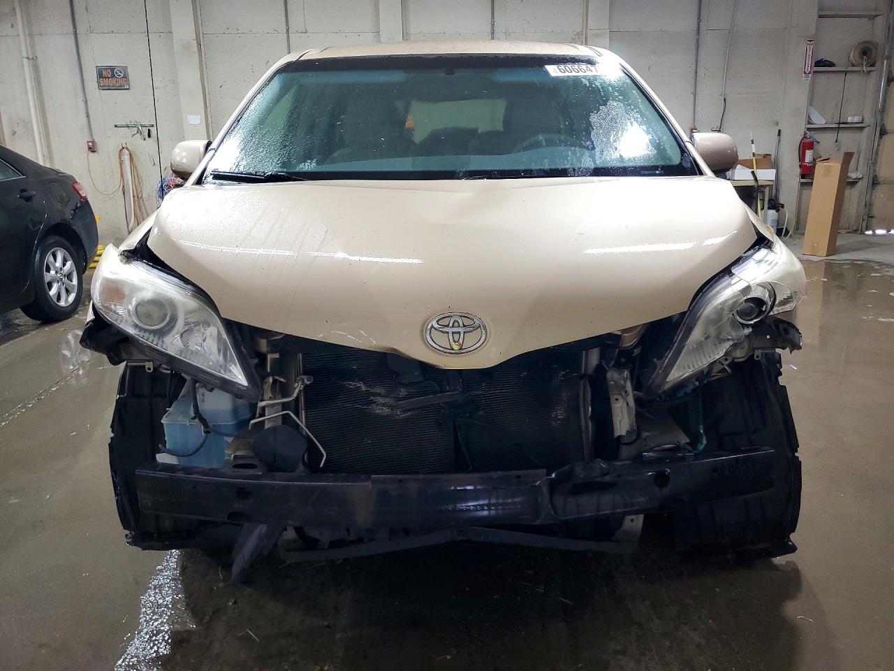 2011 Toyota Sienna Le Tan vin: 5TDKK3DC6BS053195