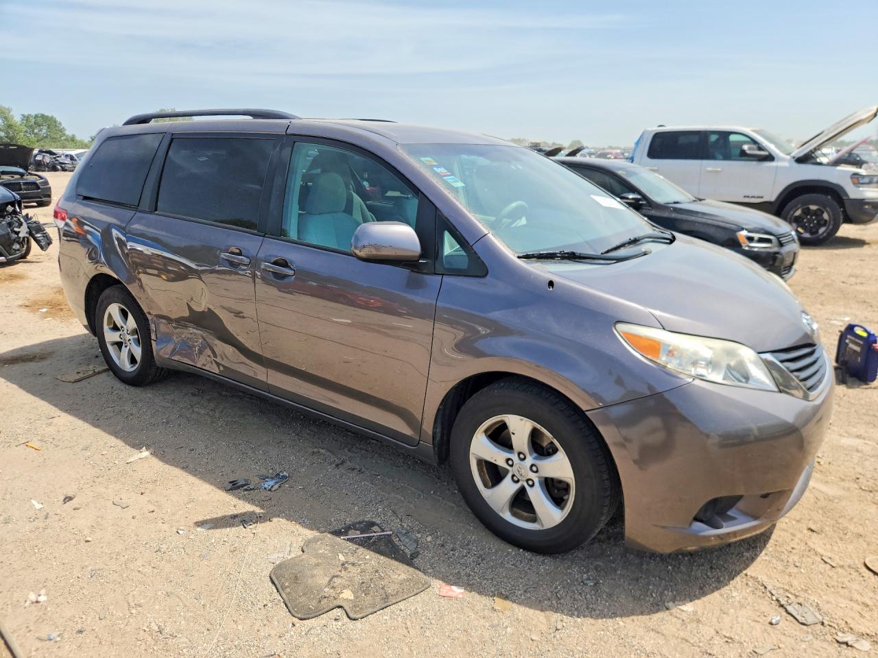 2011 Toyota Sienna Le Gray vin: 5TDKK3DC6BS056193