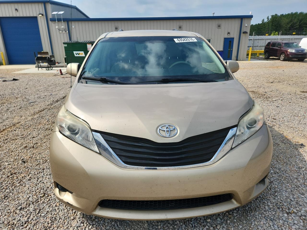 2011 Toyota Sienna Le Tan vin: 5TDKK3DC6BS066934