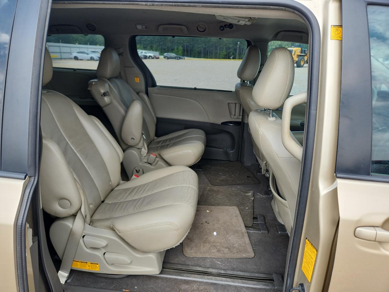 2011 Toyota Sienna Le Tan vin: 5TDKK3DC6BS066934