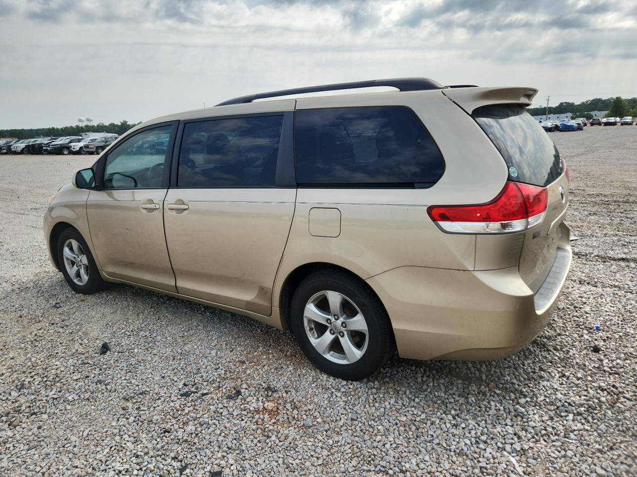 2011 Toyota Sienna Le Tan vin: 5TDKK3DC6BS066934