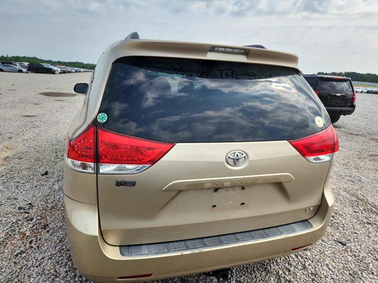 2011 Toyota Sienna Le Tan vin: 5TDKK3DC6BS066934