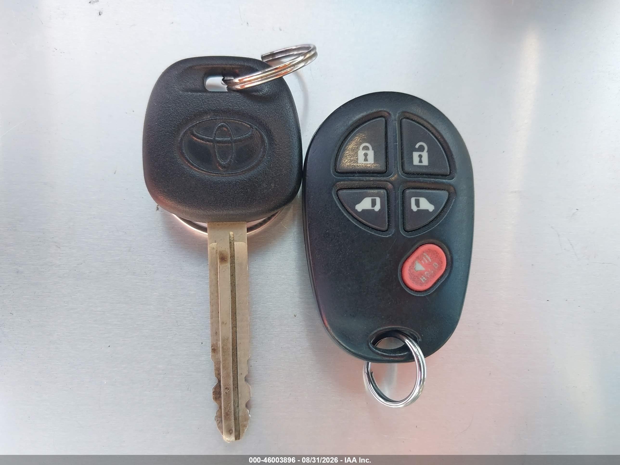 2011 Toyota Sienna Le V6 Белый vin: 5TDKK3DC6BS129384