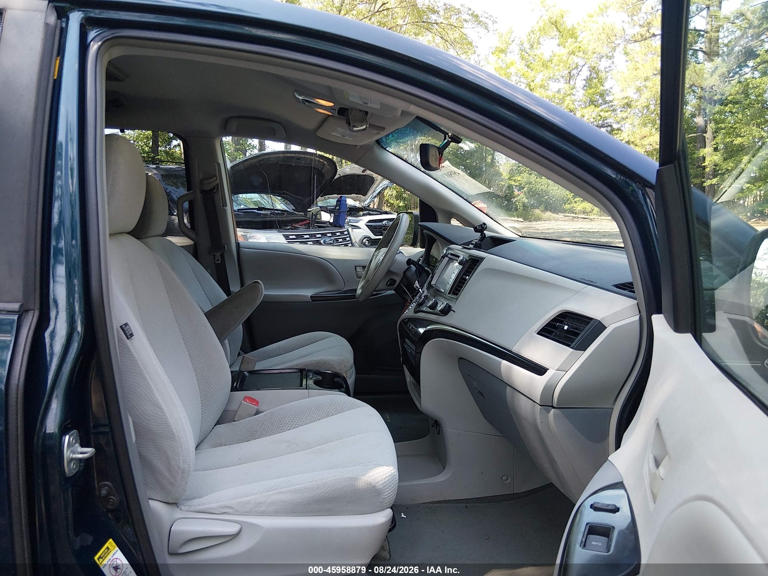 2011 Toyota Sienna Le V6 Blue vin: 5TDKK3DC6BS162725