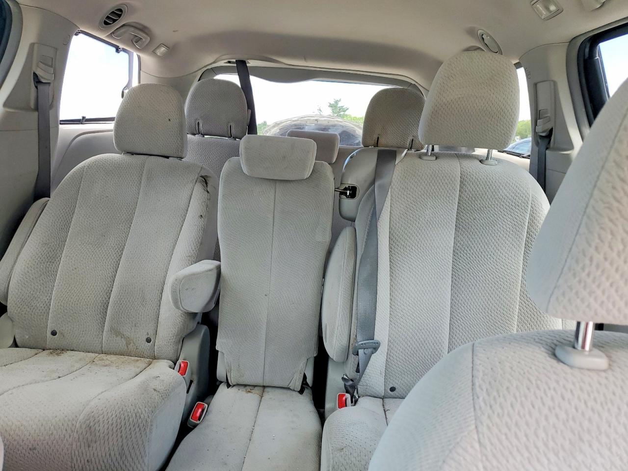 2011 Toyota Sienna Le Синий vin: 5TDKK3DC6BS166080