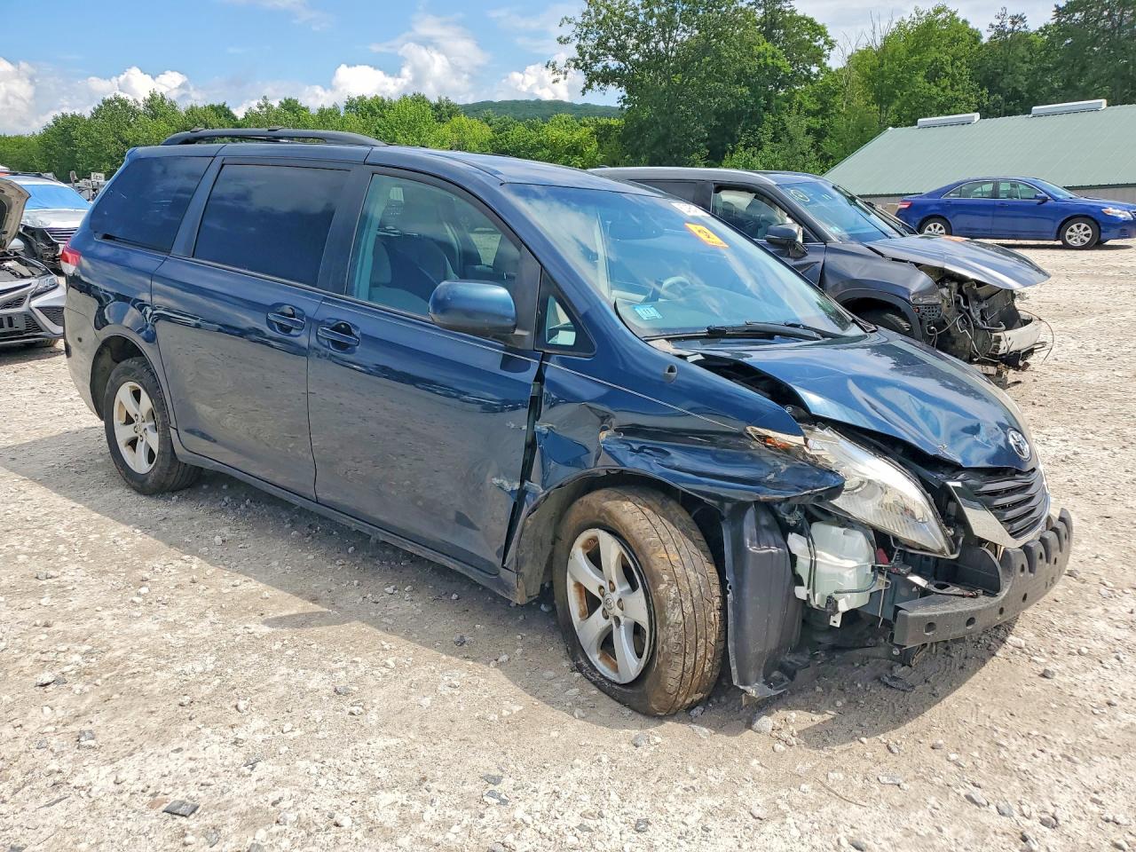 2011 Toyota Sienna Le Синий vin: 5TDKK3DC6BS166080