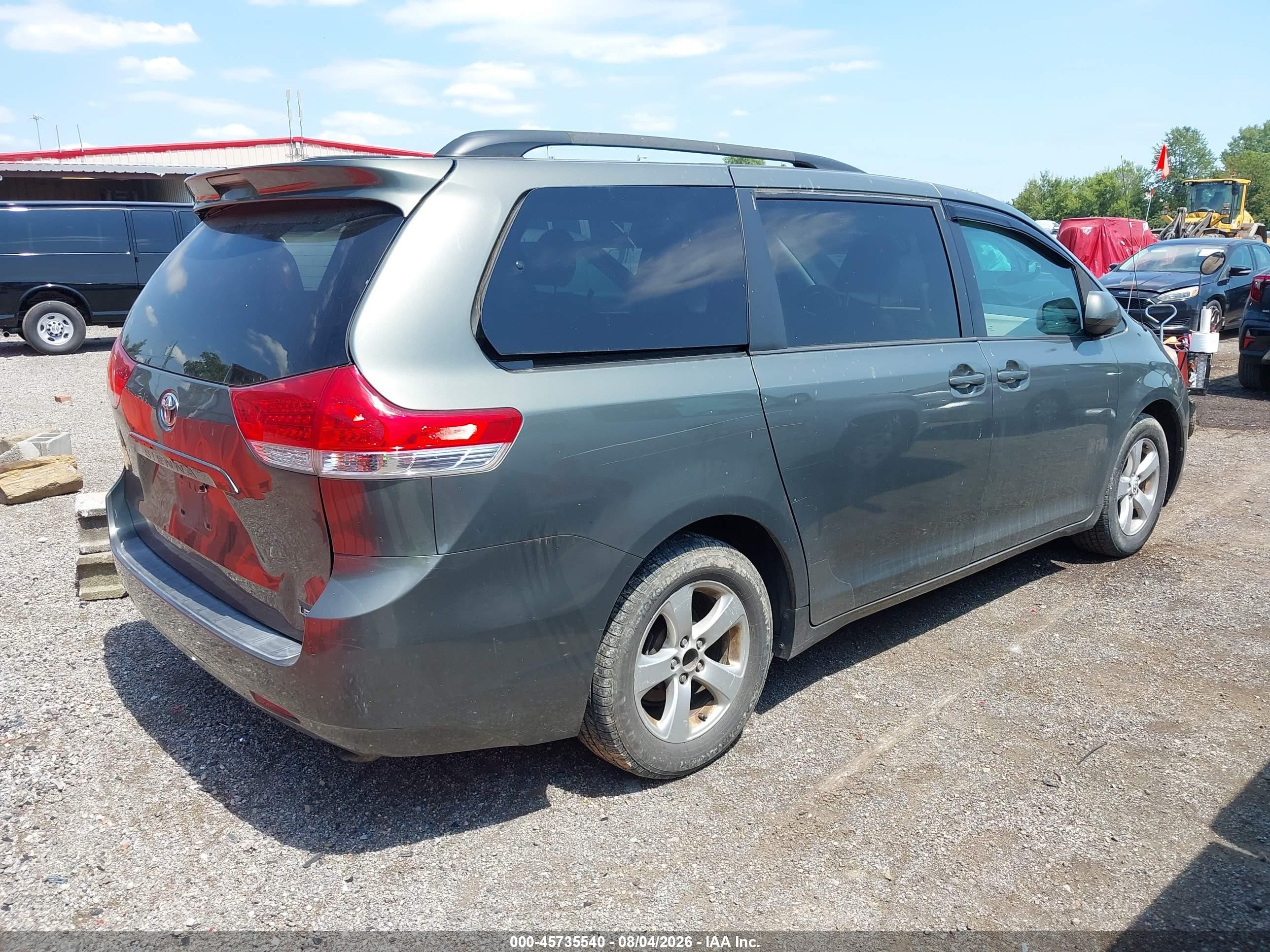 2011 Toyota Sienna Le V6 Gray vin: 5TDKK3DC6BS167424