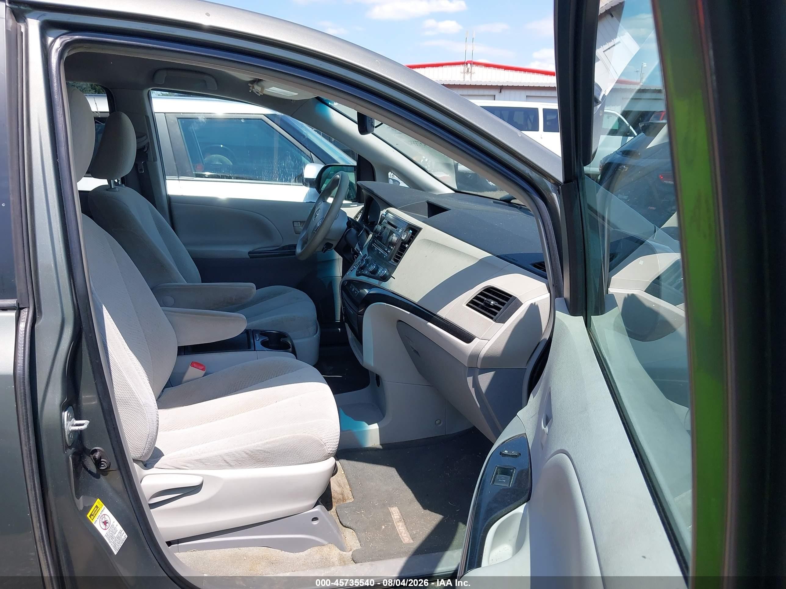 2011 Toyota Sienna Le V6 Gray vin: 5TDKK3DC6BS167424