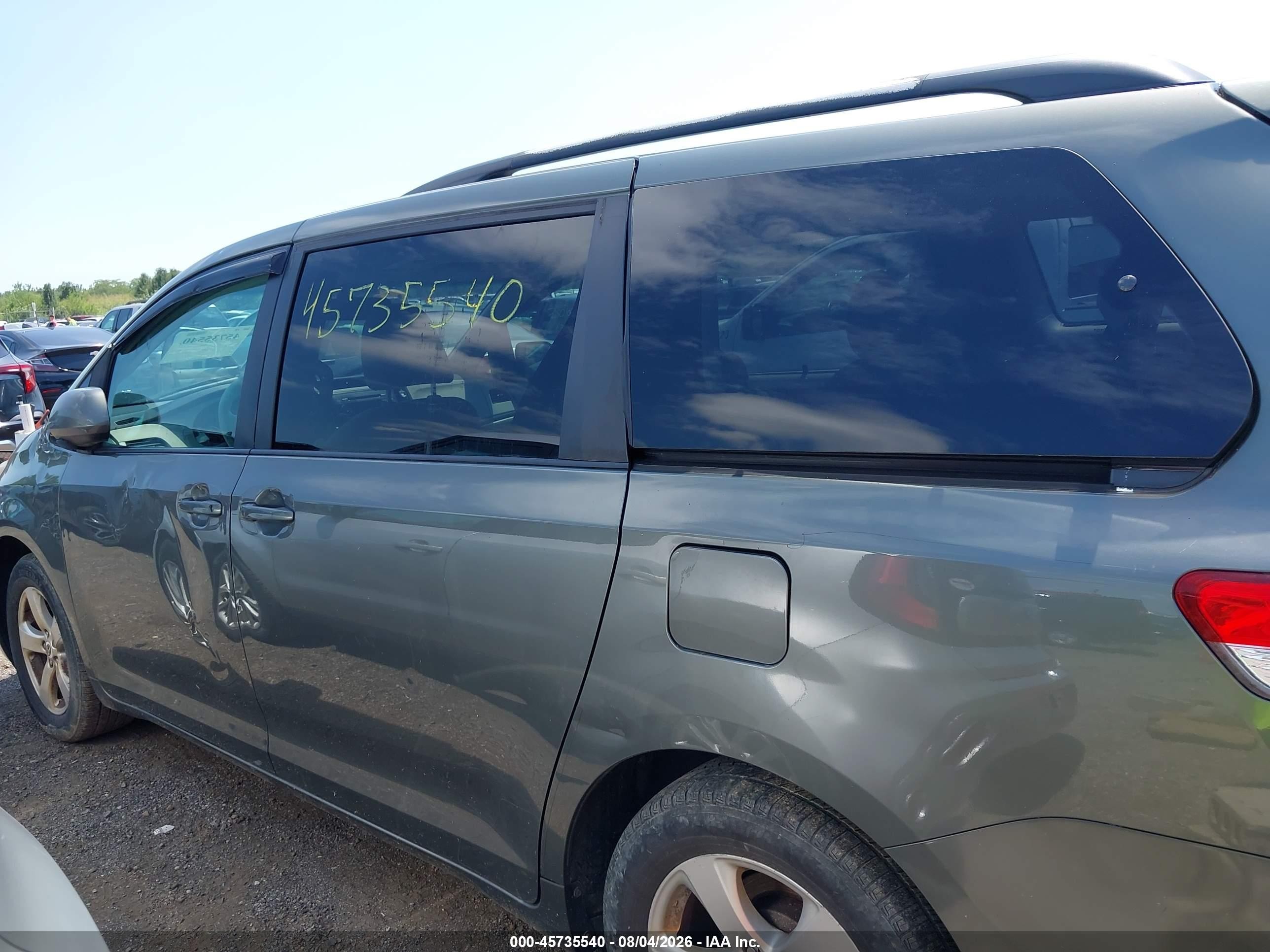 2011 Toyota Sienna Le V6 Gray vin: 5TDKK3DC6BS167424