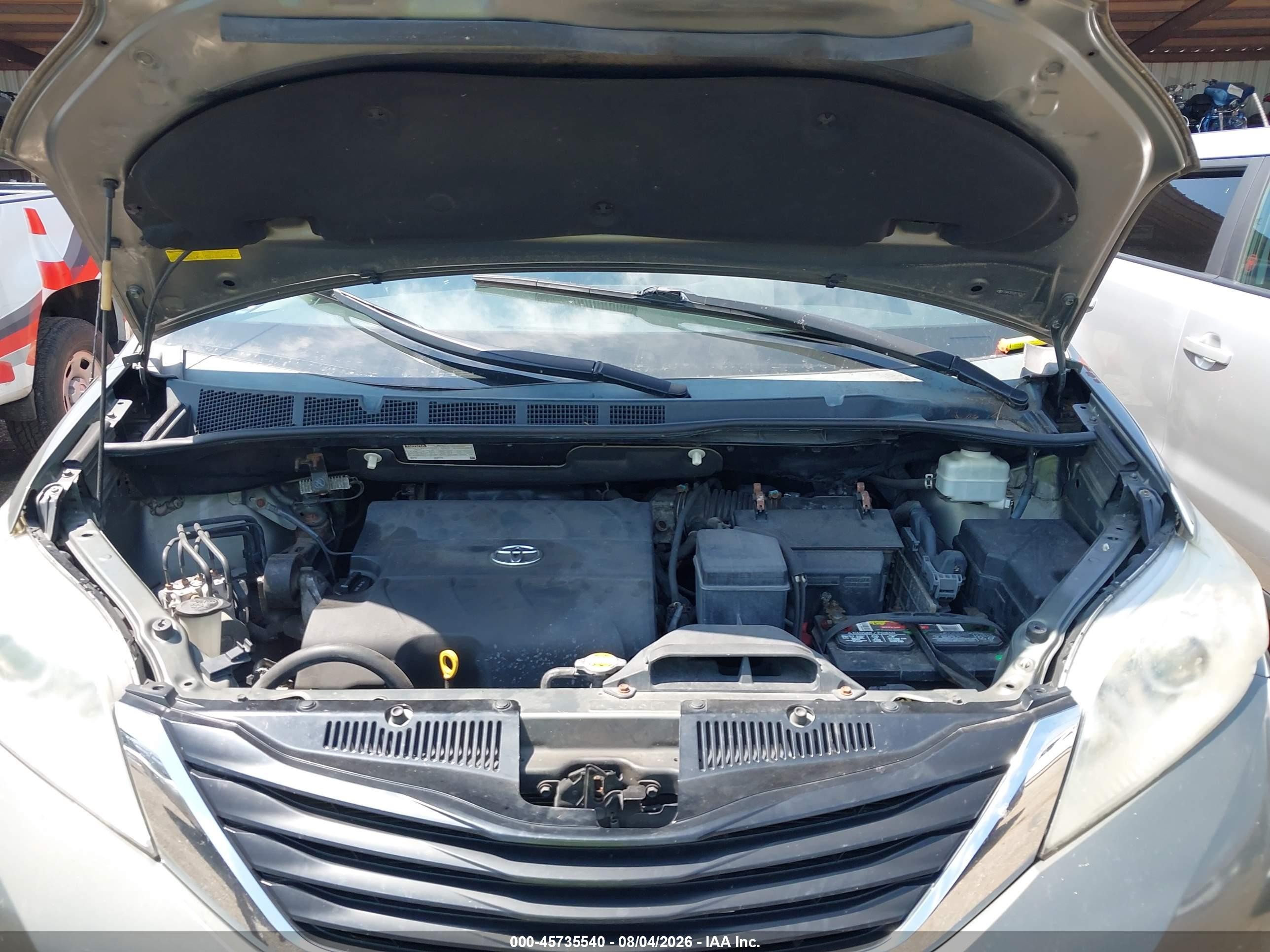 2011 Toyota Sienna Le V6 Gray vin: 5TDKK3DC6BS167424