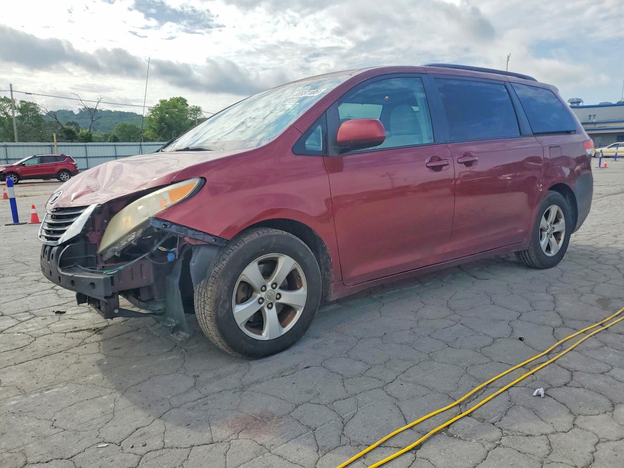 2012 Toyota Sienna Le Красный vin: 5TDKK3DC6CS180272